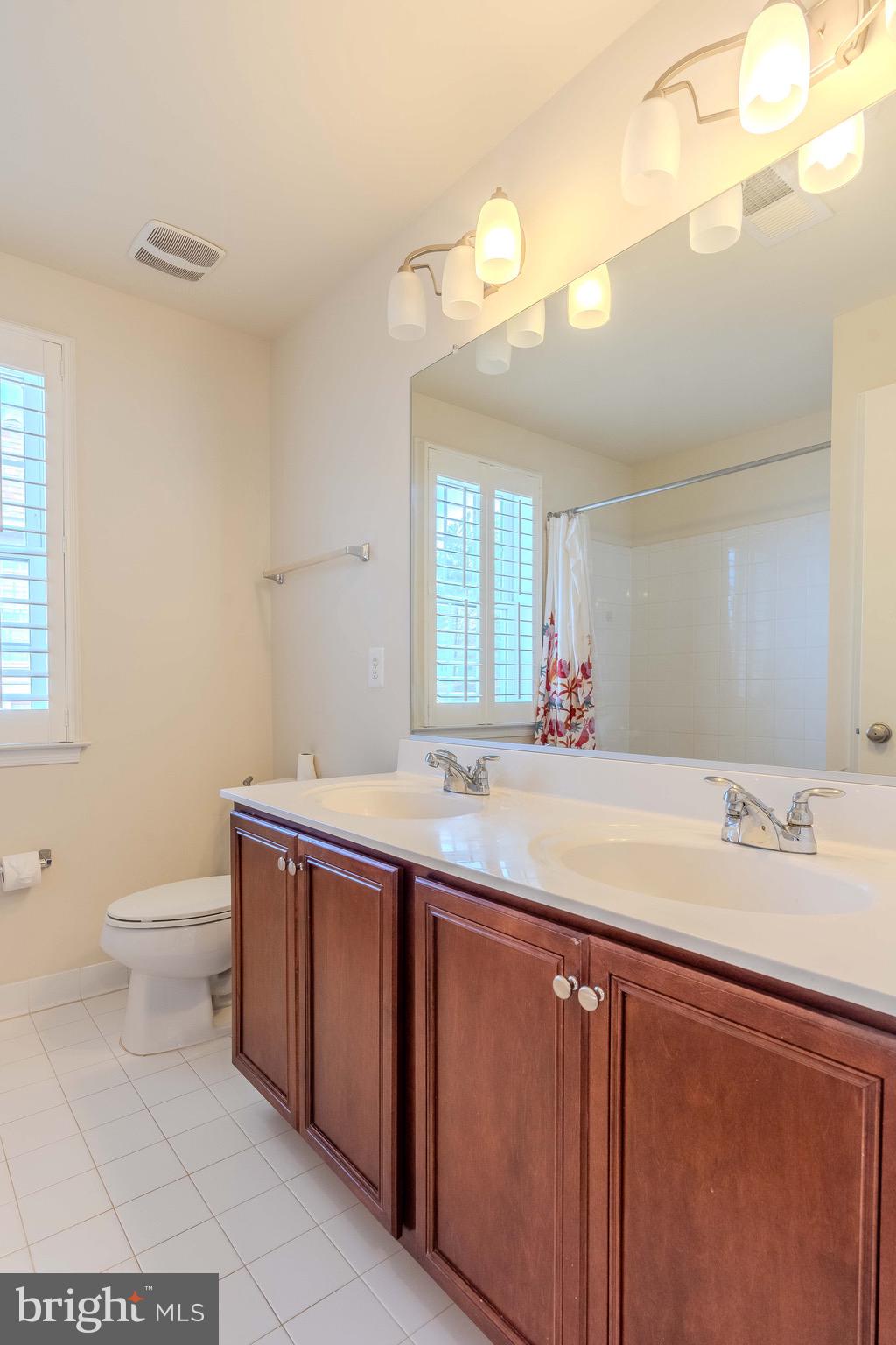 DOMINION VALLEY COUNTRY CLUB - Residential Lease