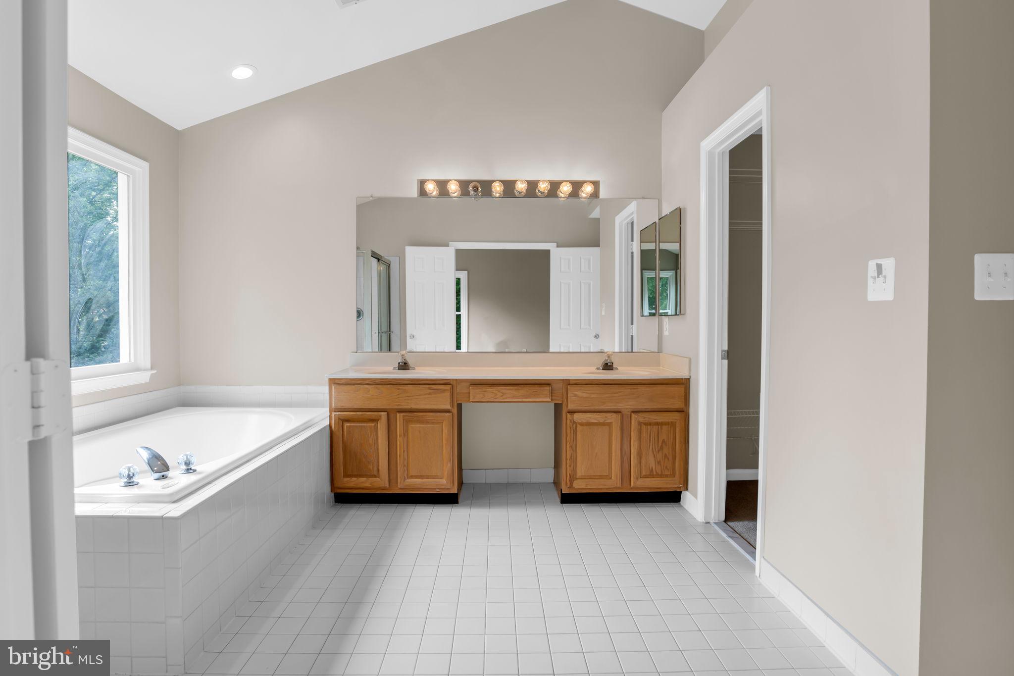 CENTRE RIDGE - Residential