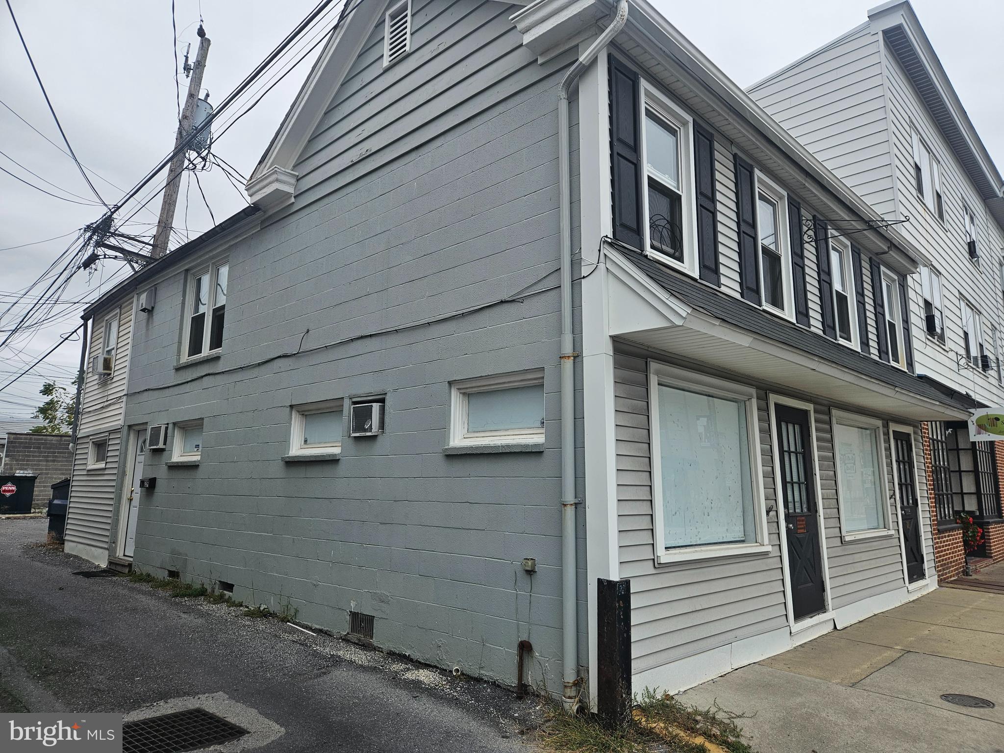 Check this apartment out in downtown Mechanicsburg. Right in-between to the Revolutionary Hot Sauce Eatery & Brewpub and the upcoming Renaissance Center Square revitalization project. Private side entrance into a 1st floor game room and 1/2 bath. Main apartment is on the 2nd floor with a living room, kitchen, bedroom and full bath. All rooms are very large. Kitchen has a stove and fridge included. NO PETS!!!
The application fee is $60.00 per person over the age of 18, and is non-refundable should your application be denied. The application is valid for sixty days.