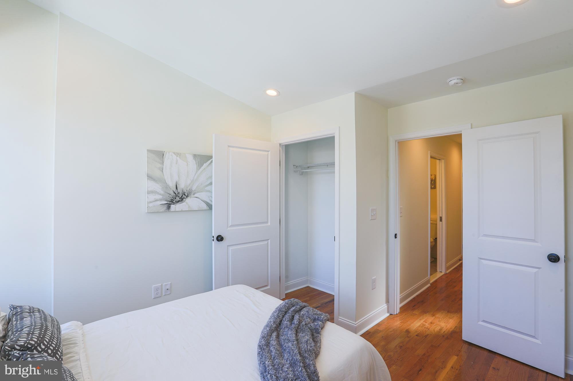 RIVERSIDE - Residential