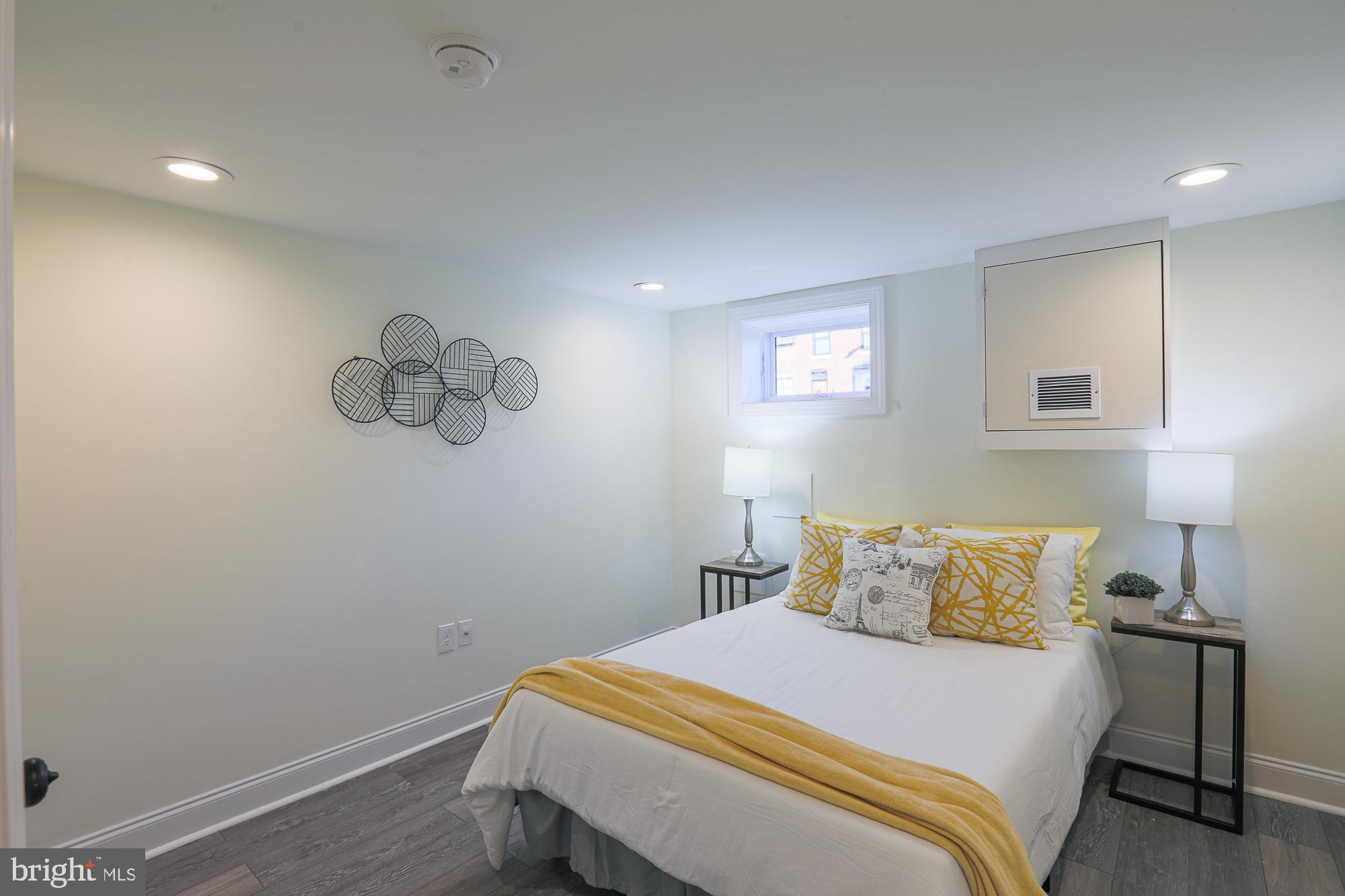 RIVERSIDE - Residential