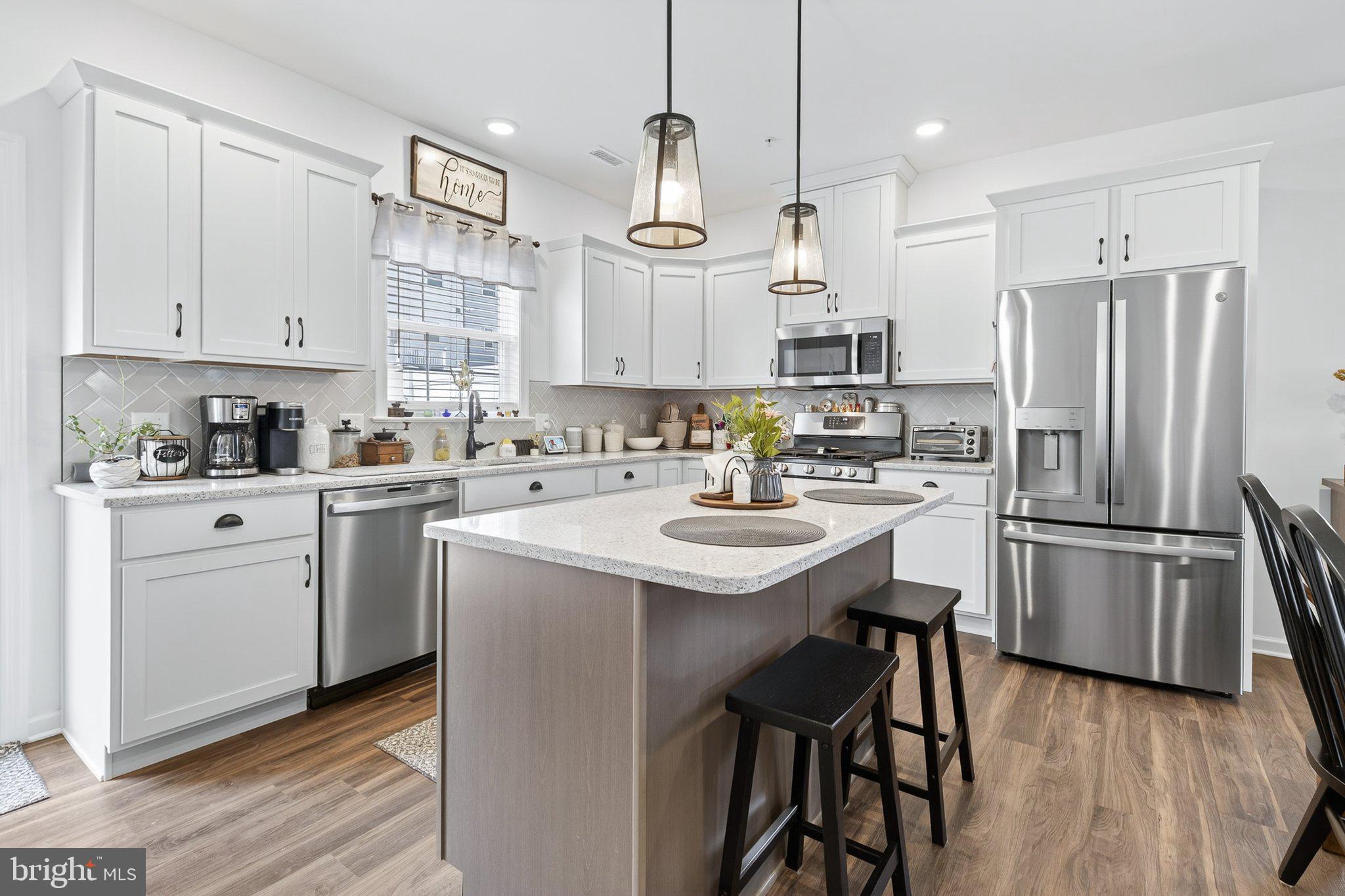 2468 ARTESIAN WAY