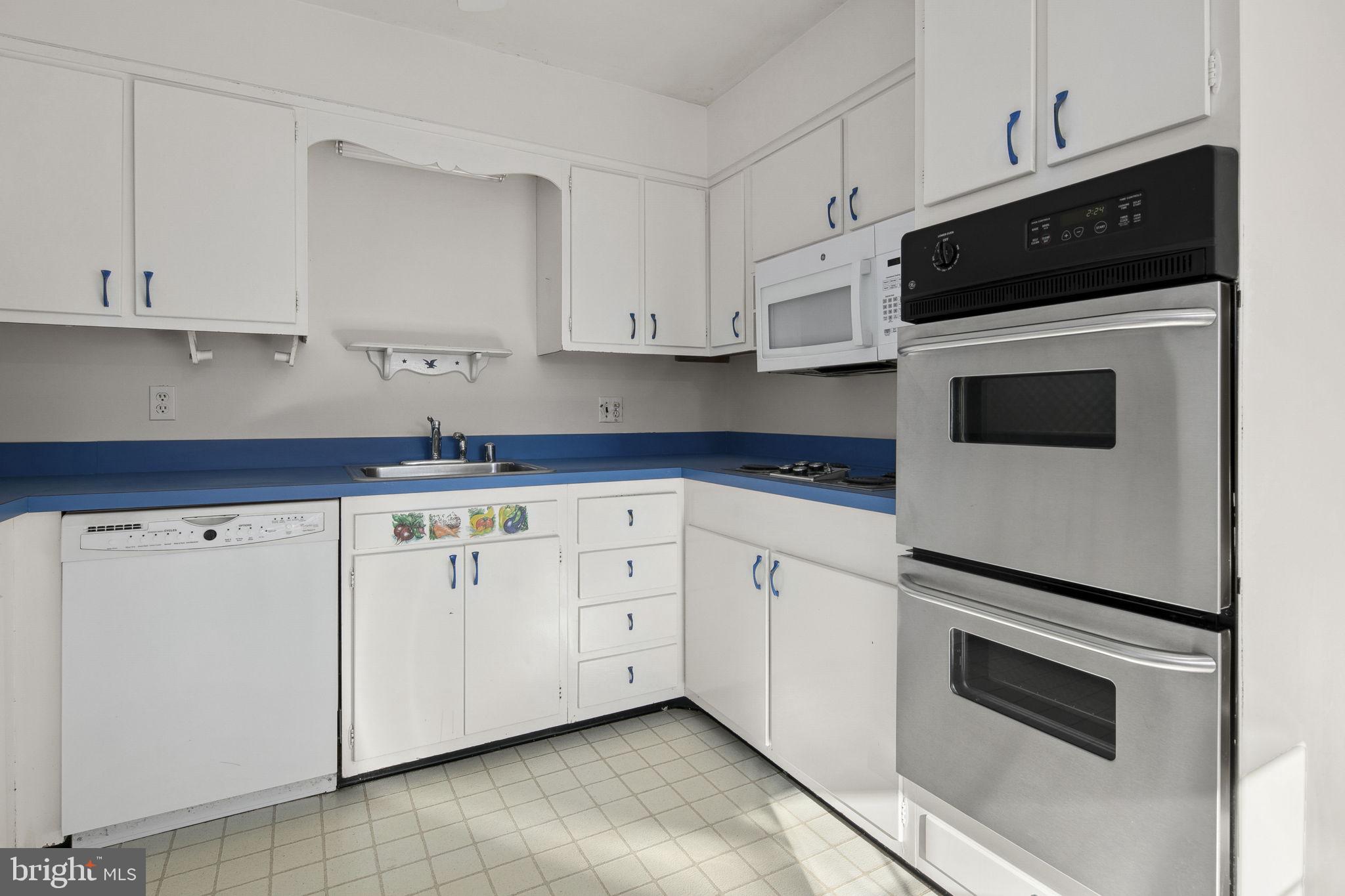 RIVERSIDE ESTATES - Residential