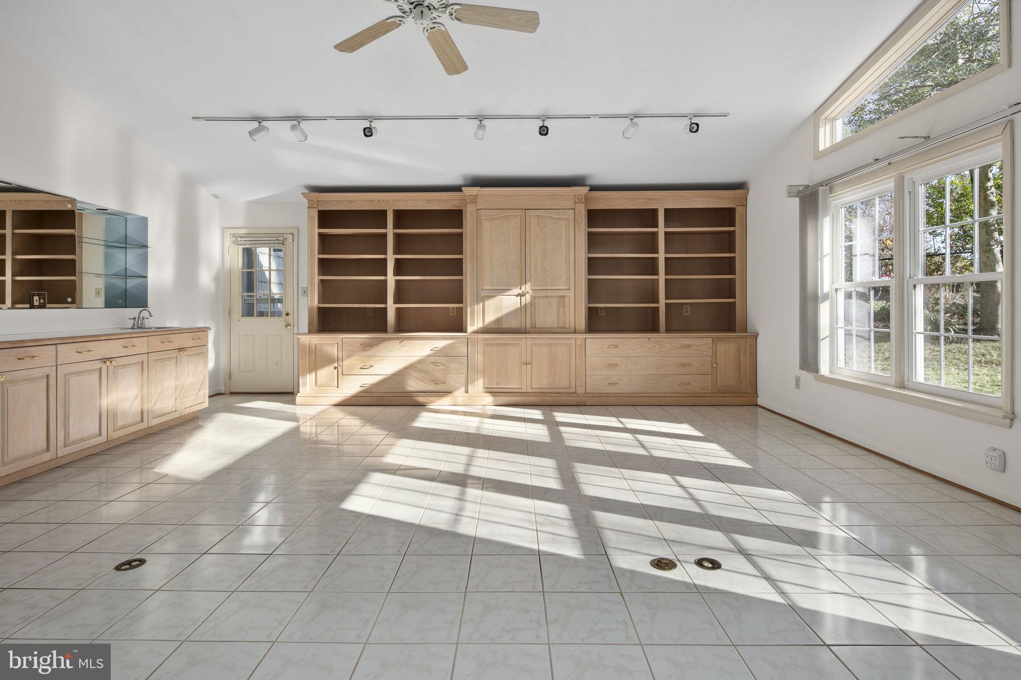 RIVERSIDE ESTATES - Residential