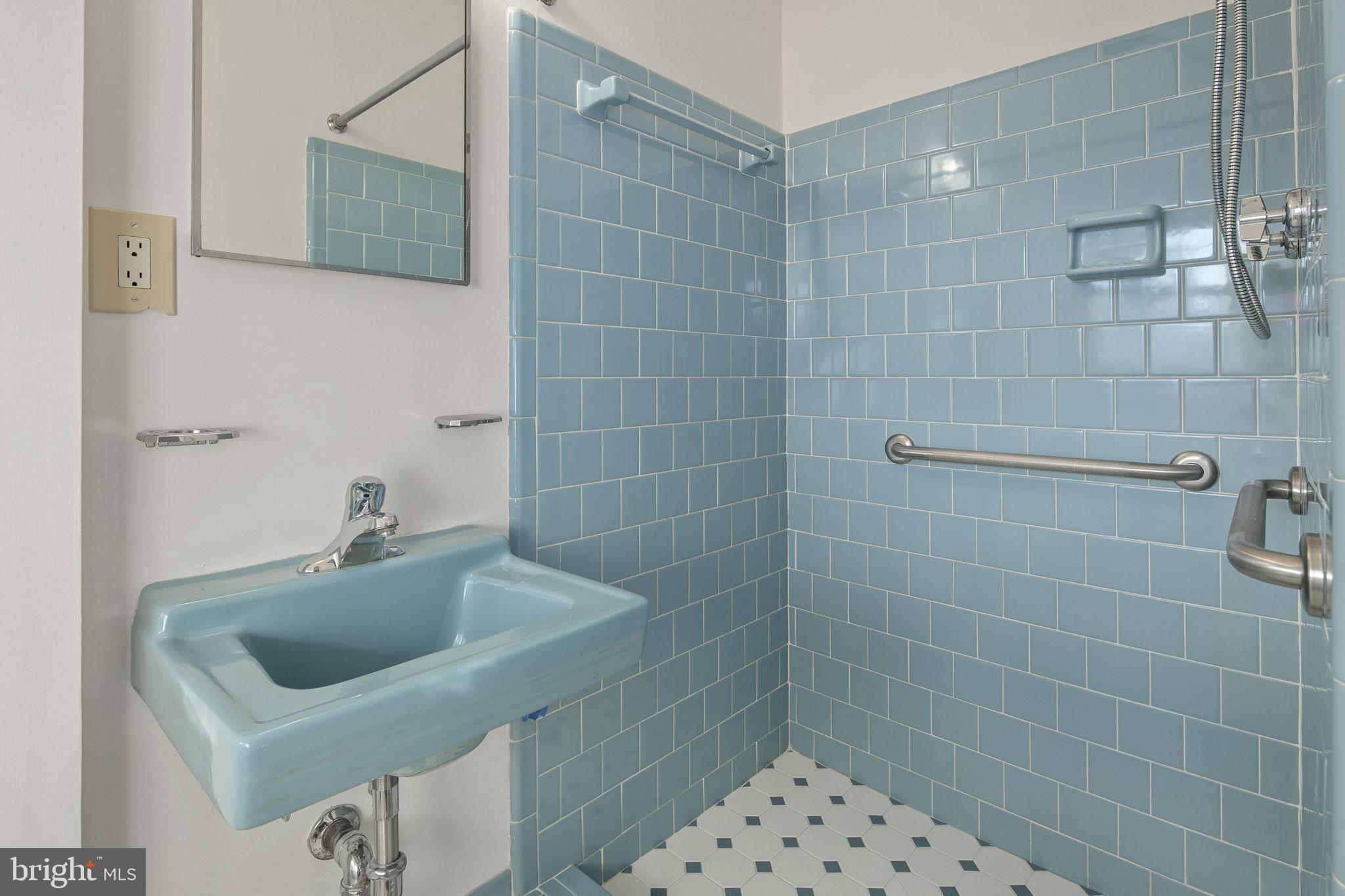 RIVERSIDE ESTATES - Residential