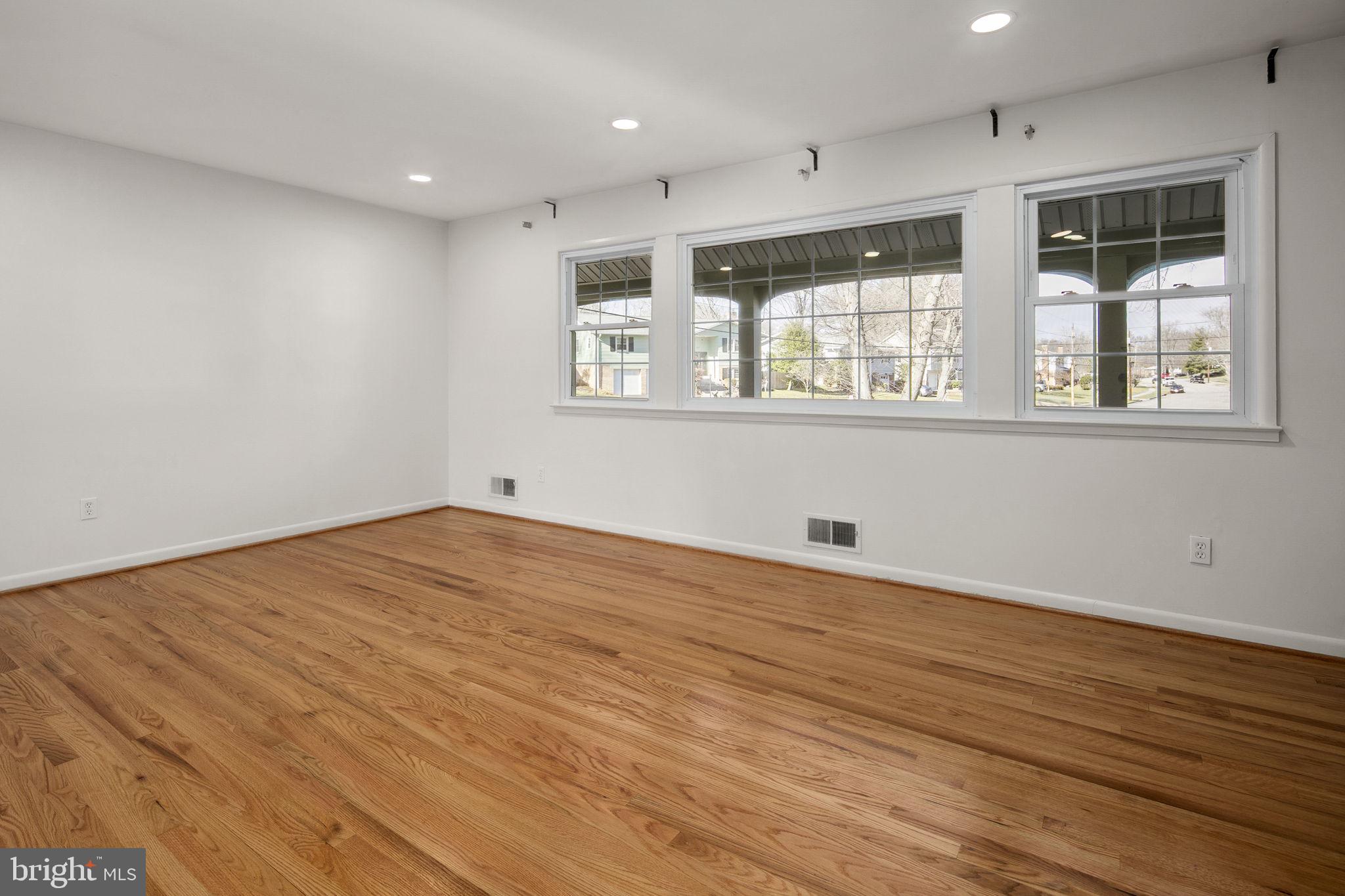 RIVERSIDE ESTATES - Residential