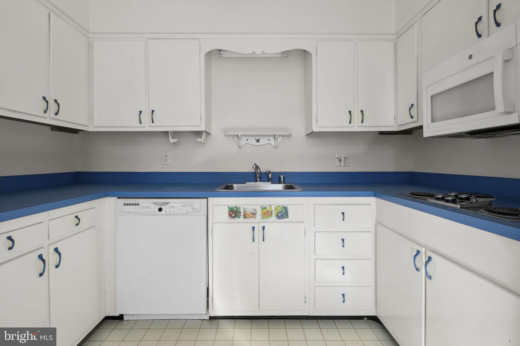 RIVERSIDE ESTATES - Residential