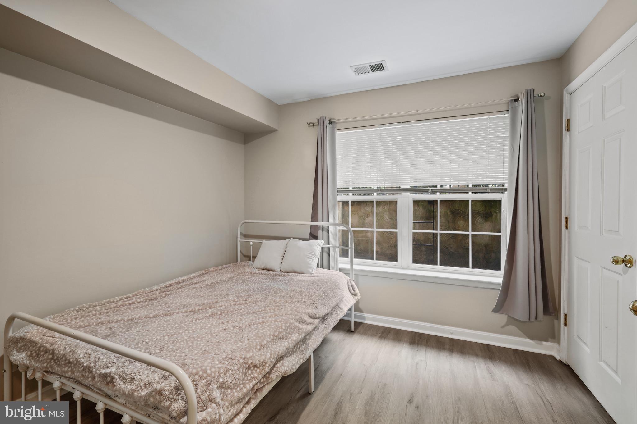 CREEKSIDE COVE - Residential