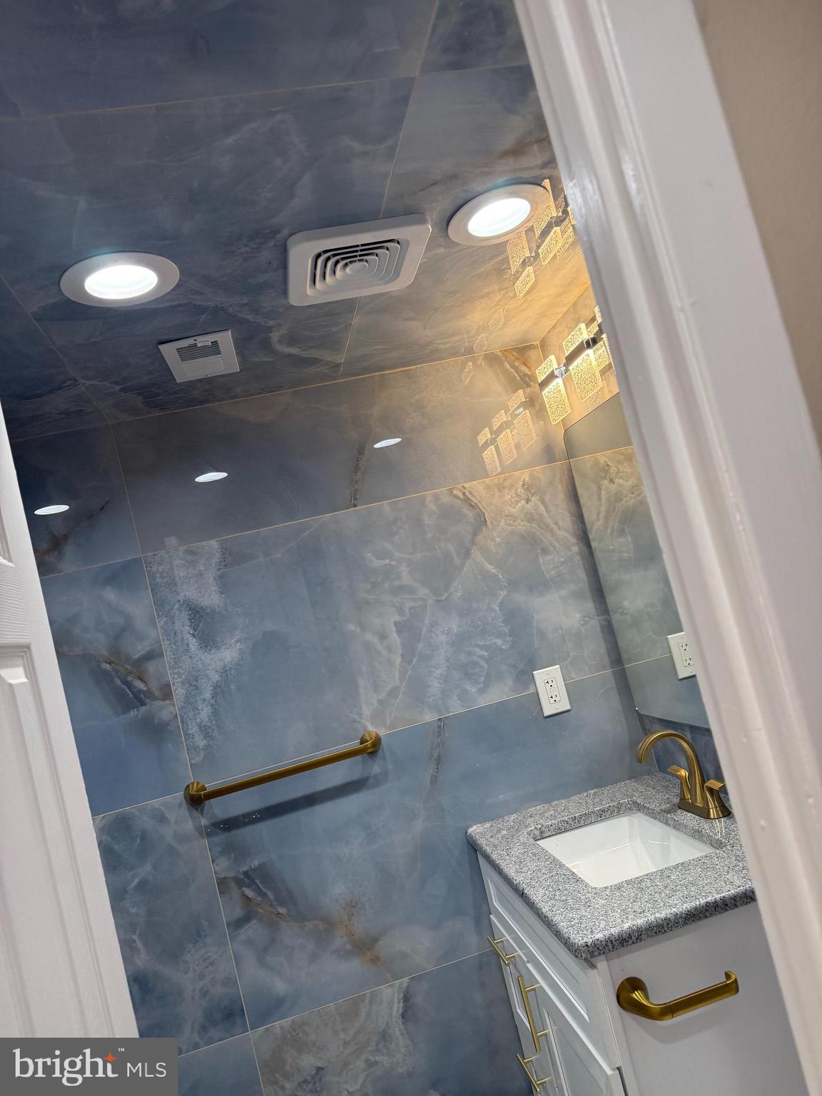 FOX CHASE - Residential Income