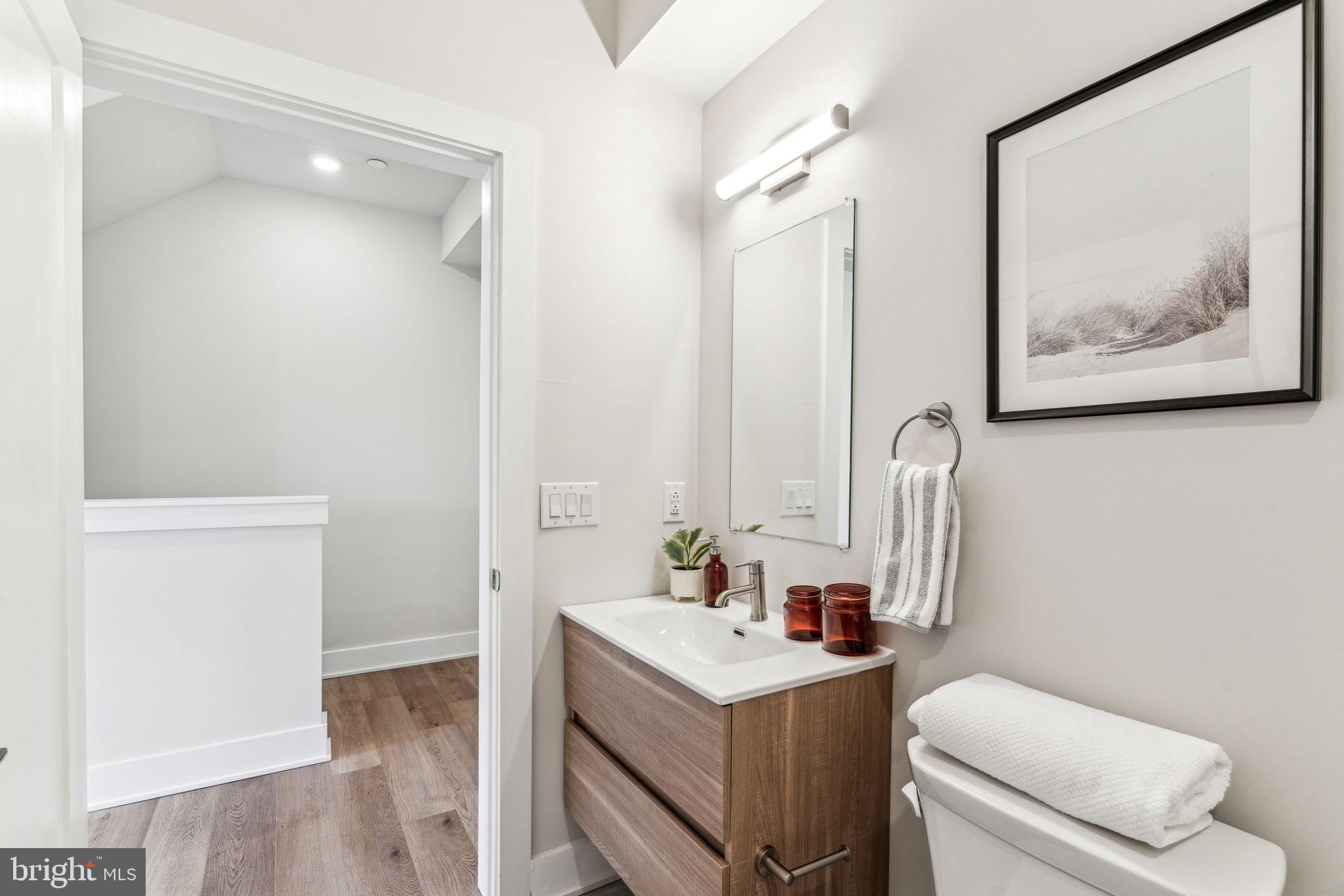 EAST FALLS - Residential