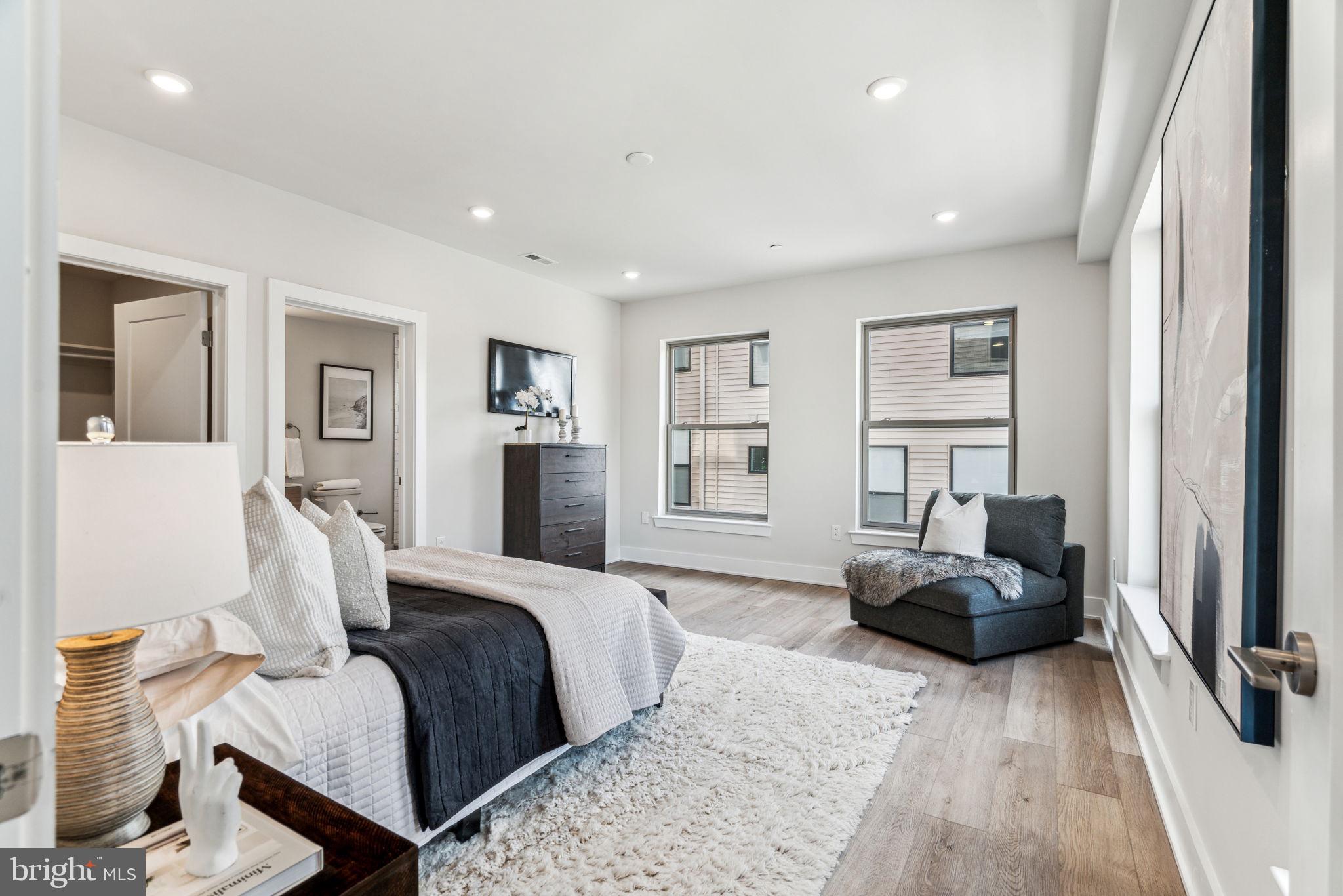 EAST FALLS - Residential
