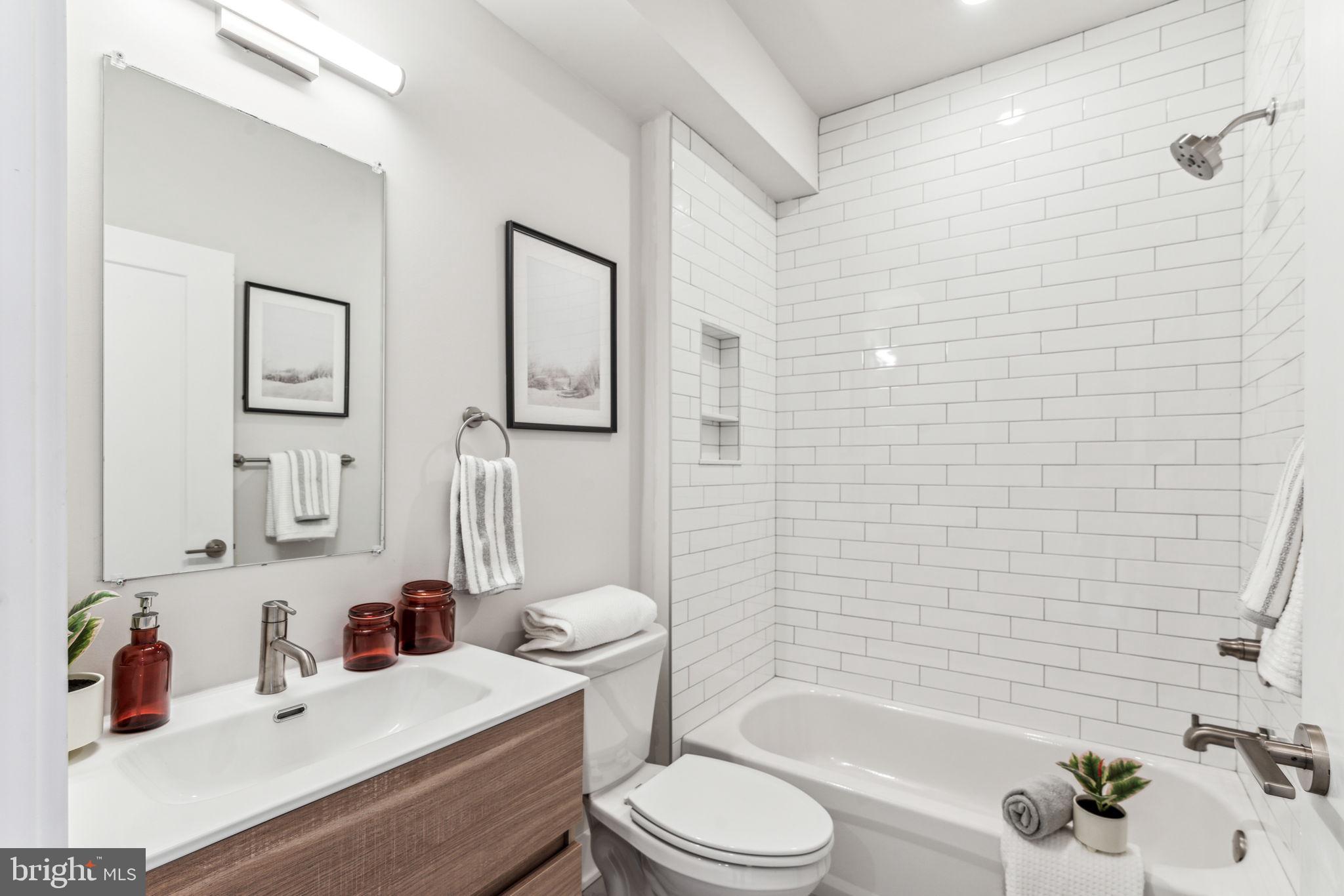 EAST FALLS - Residential
