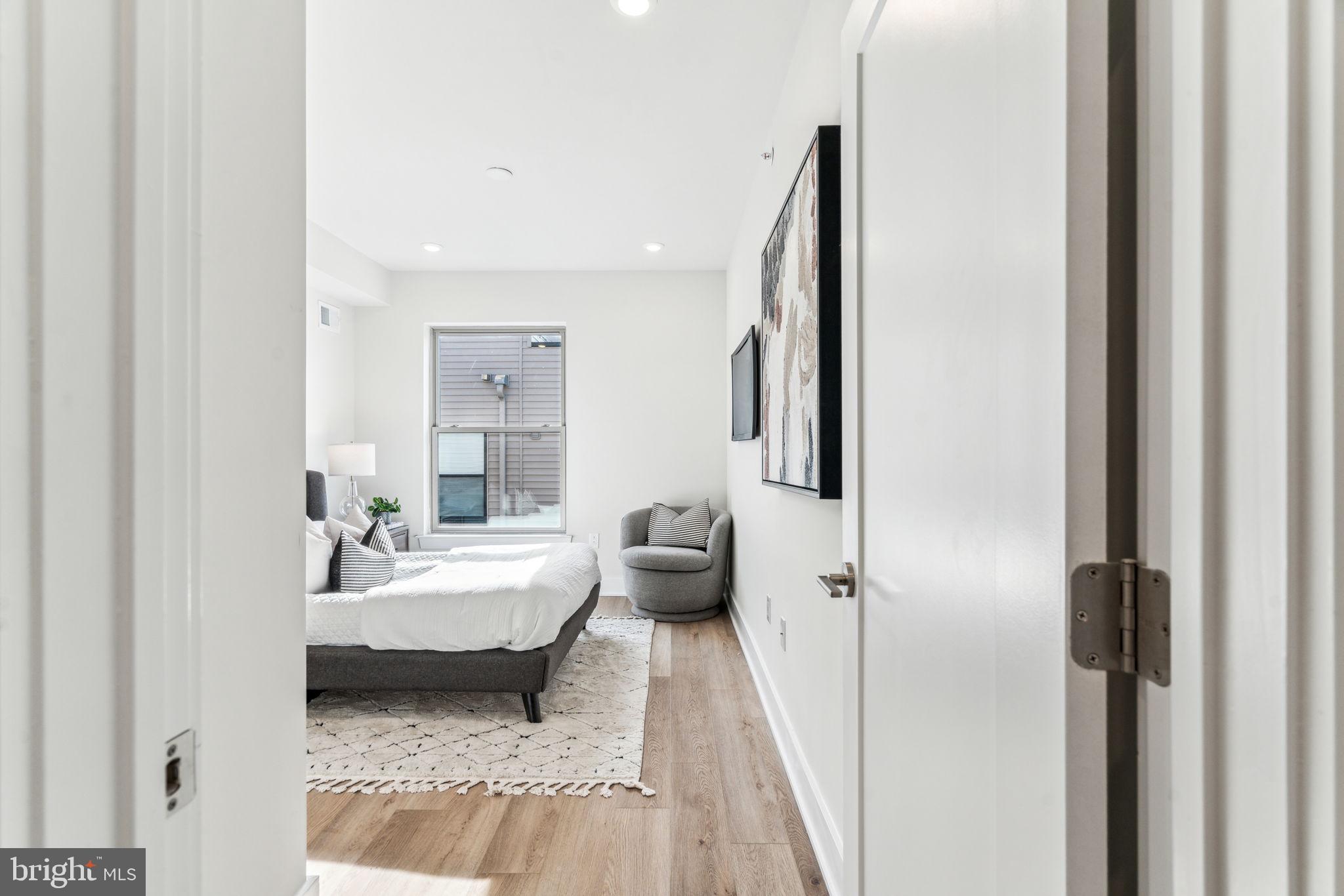 EAST FALLS - Residential