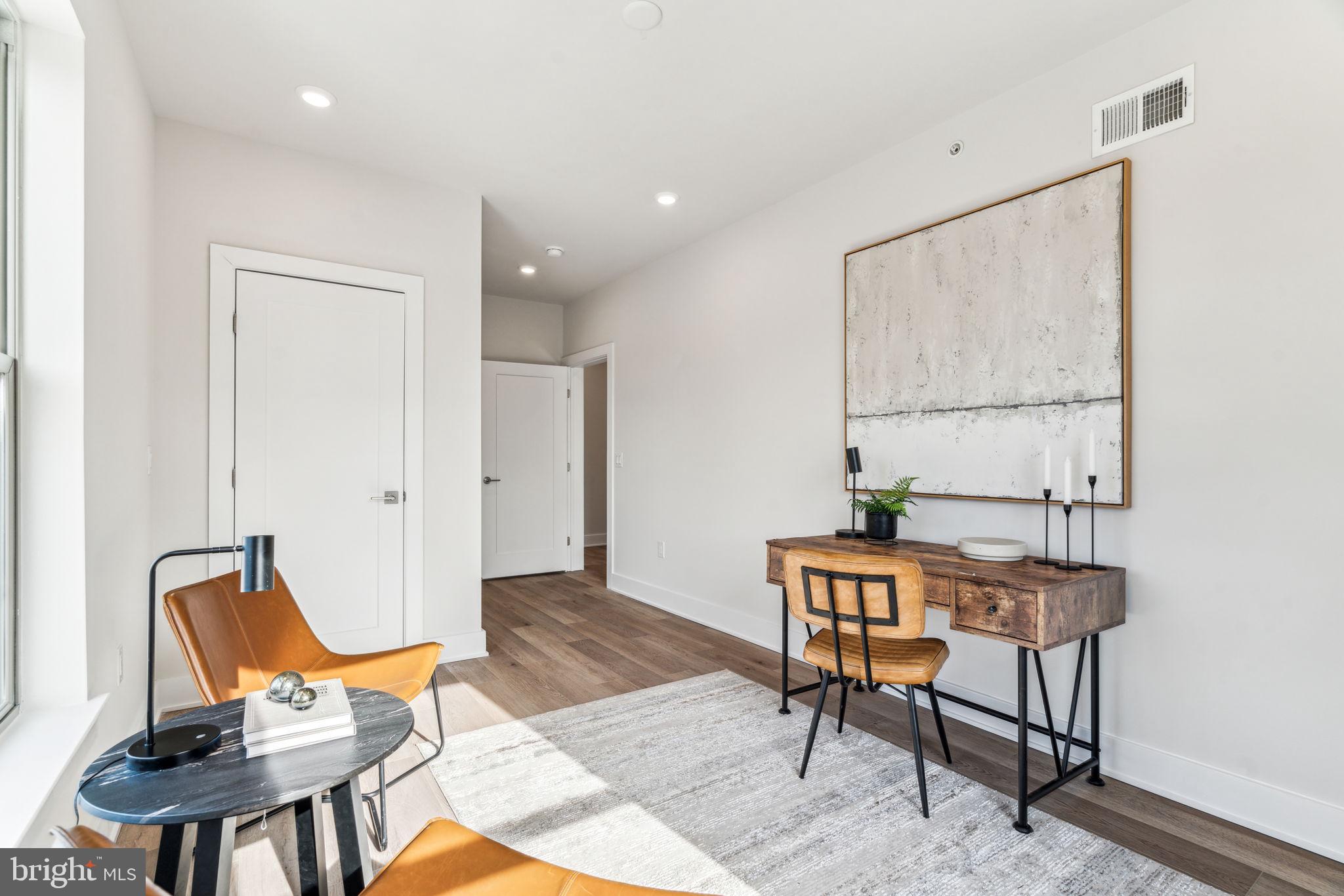 EAST FALLS - Residential