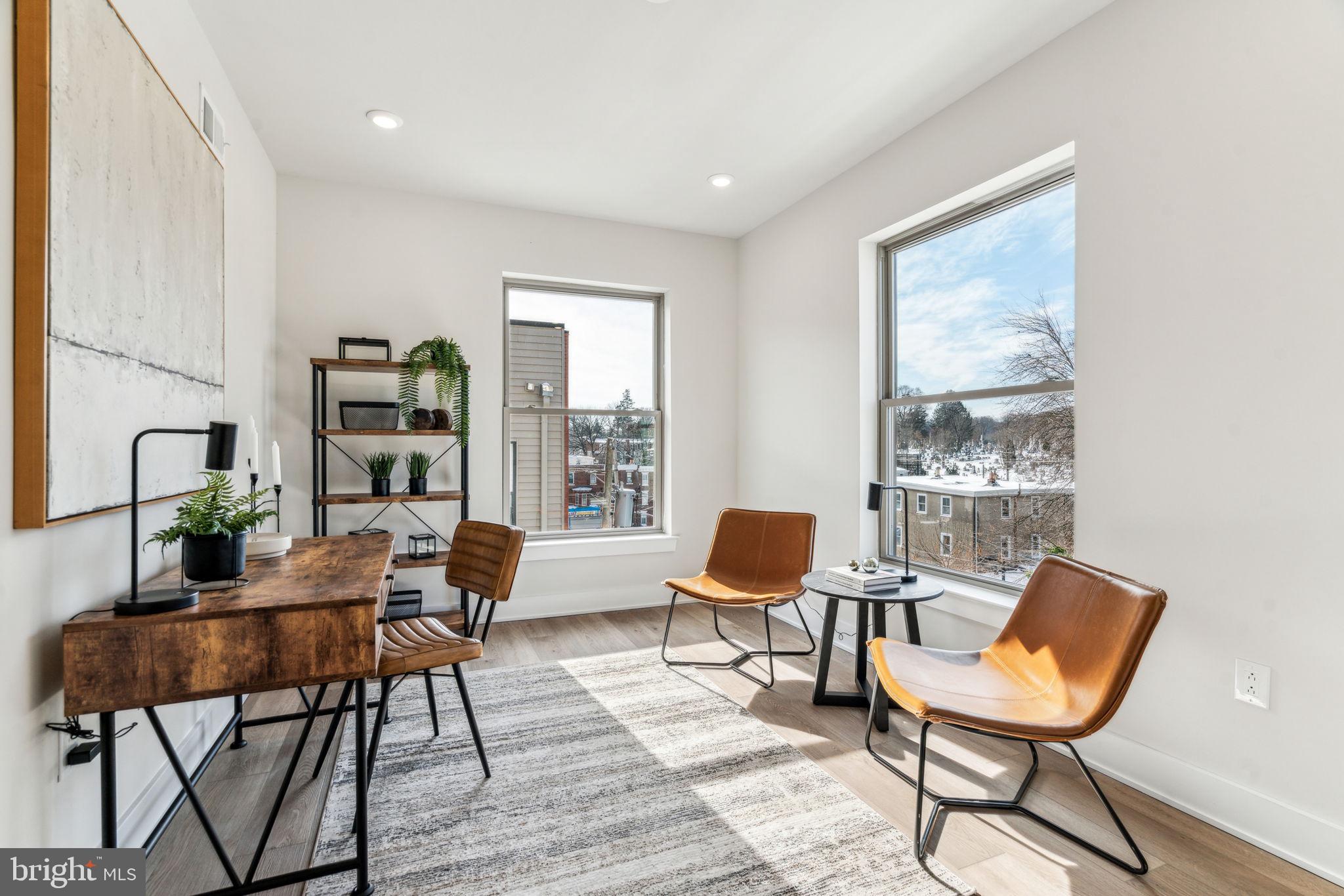 EAST FALLS - Residential