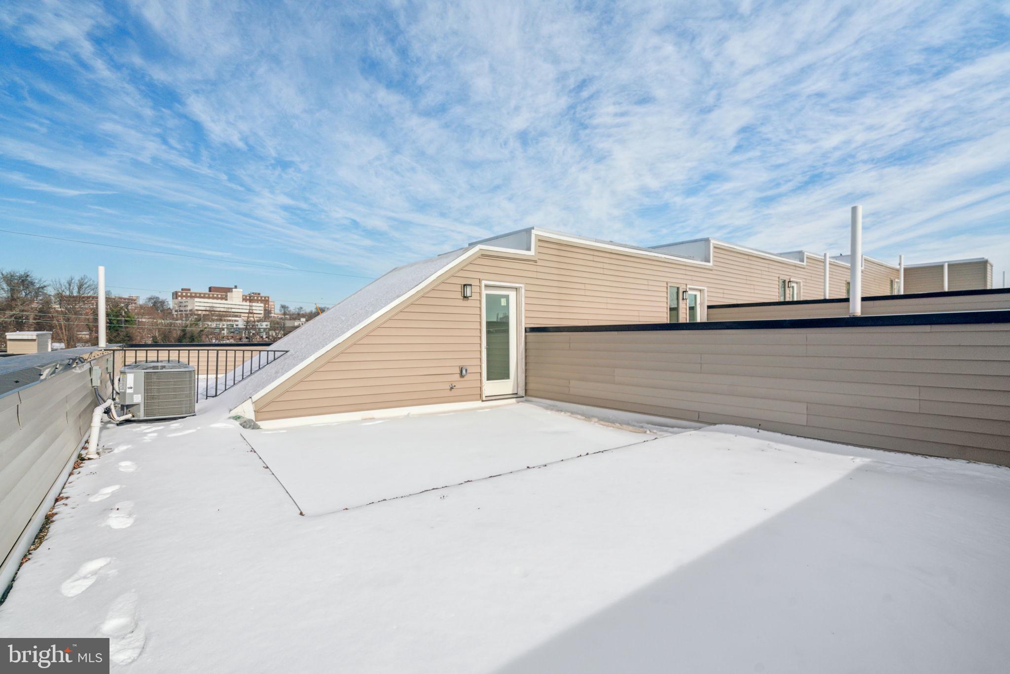 EAST FALLS - Residential
