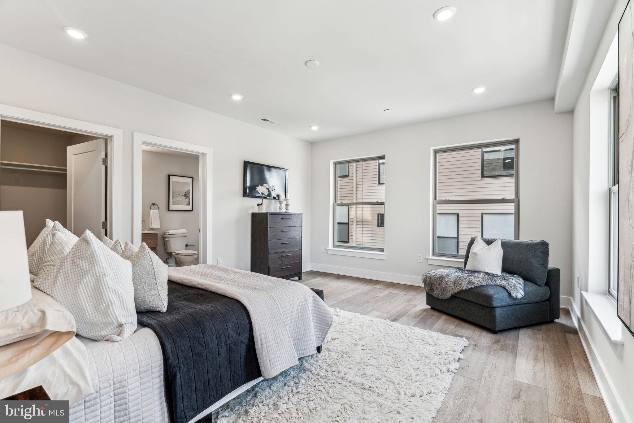 EAST FALLS - Residential