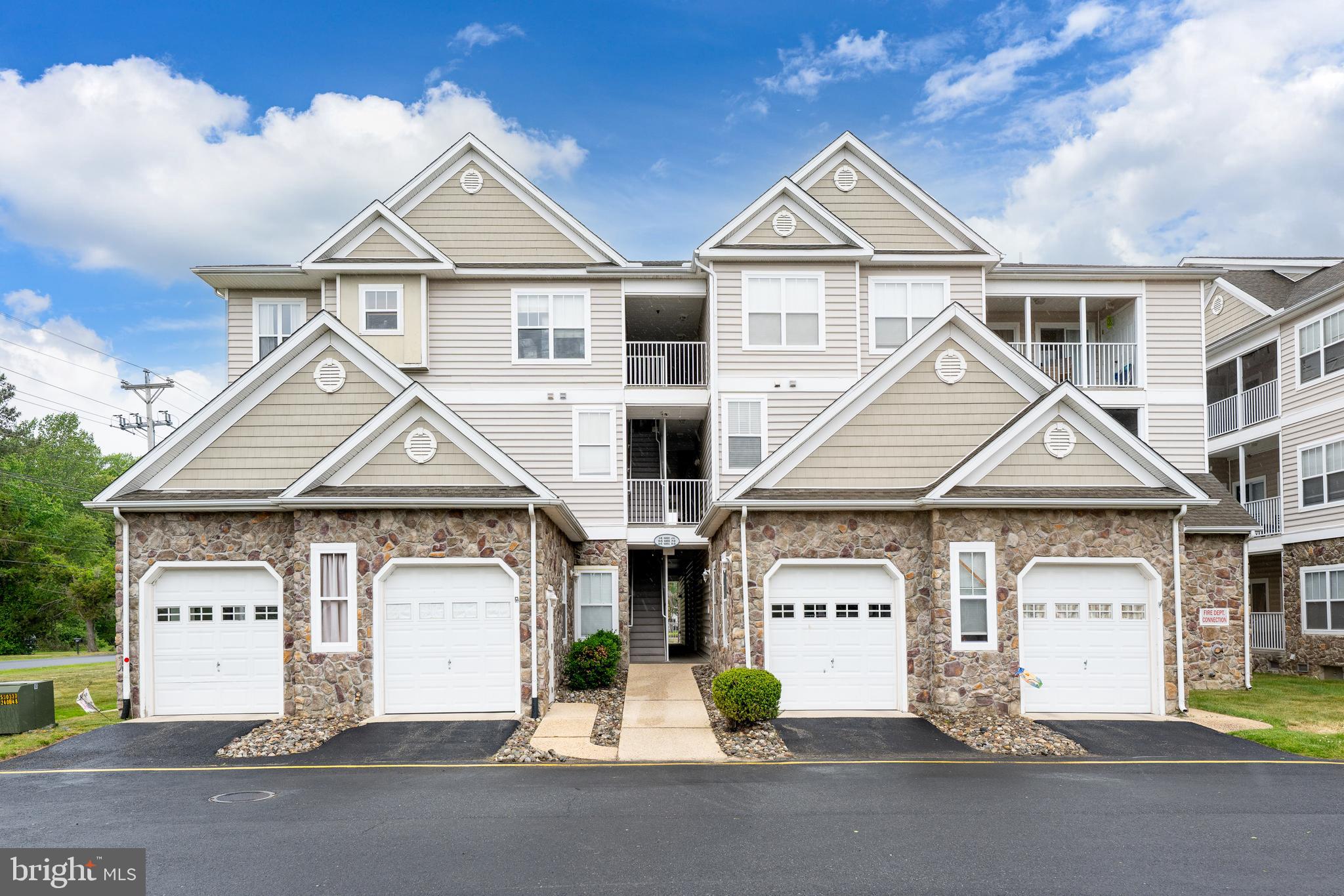 HEARTHSTONE MANOR - Residential