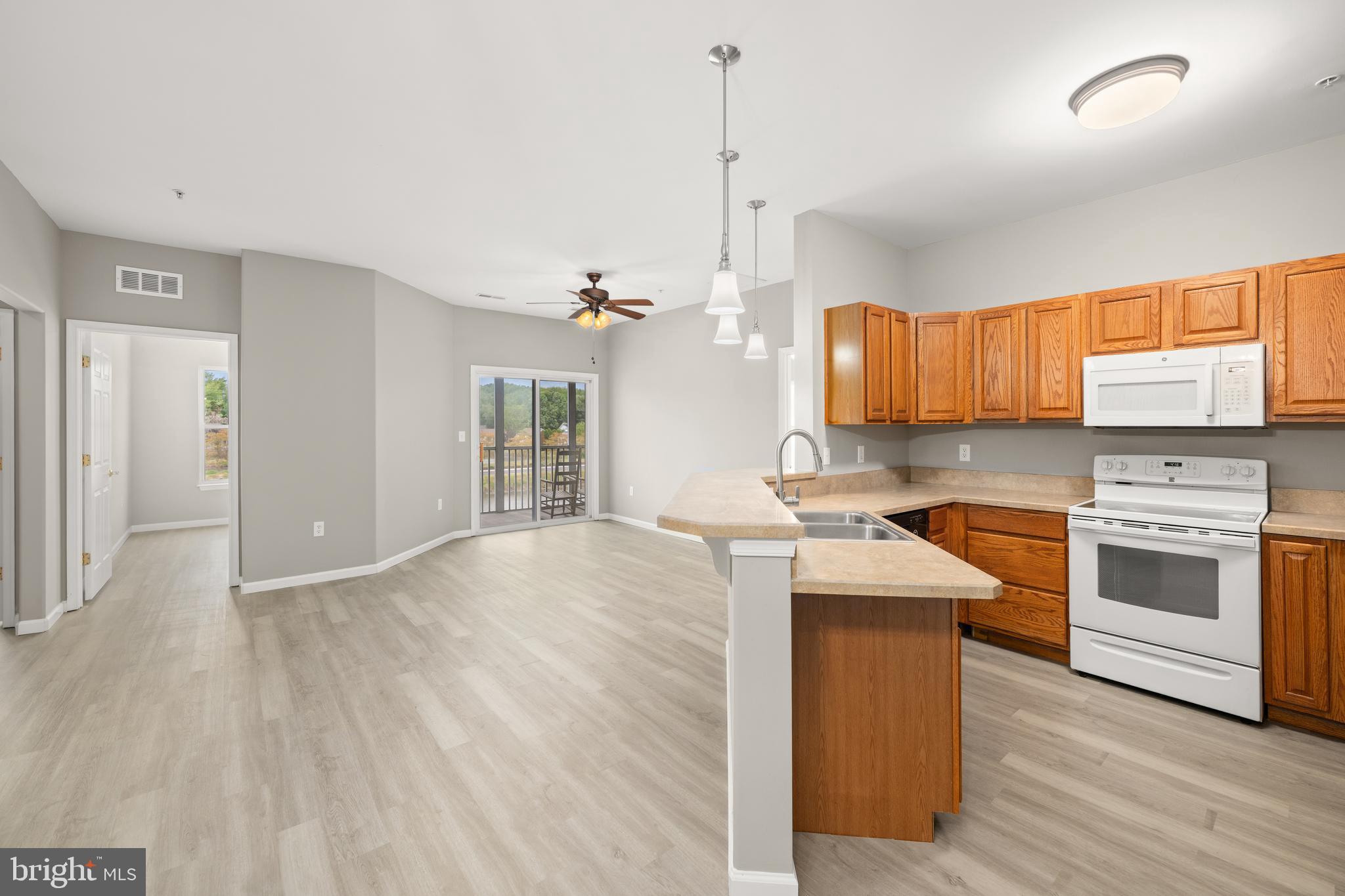 HEARTHSTONE MANOR - Residential