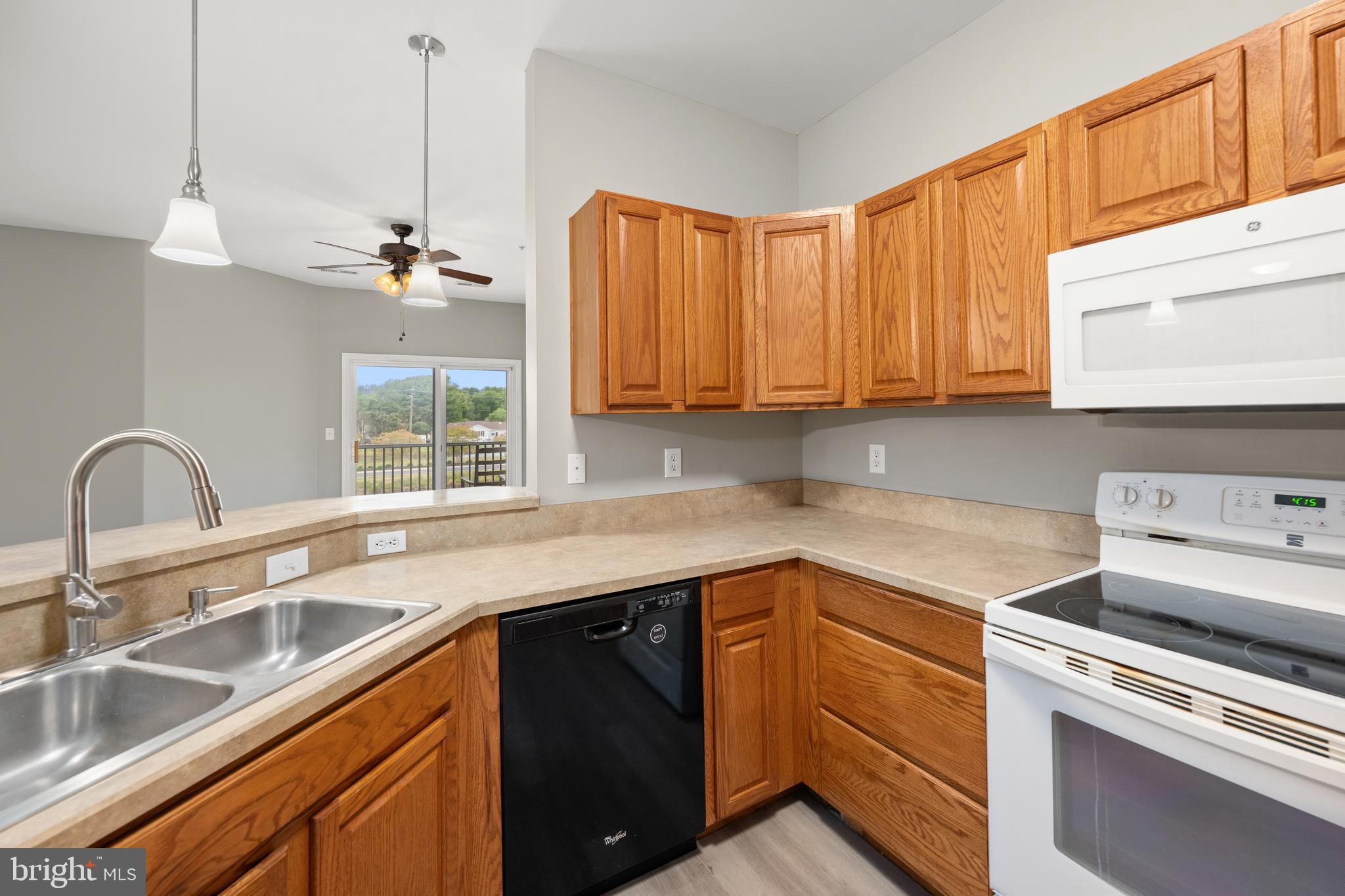 HEARTHSTONE MANOR - Residential