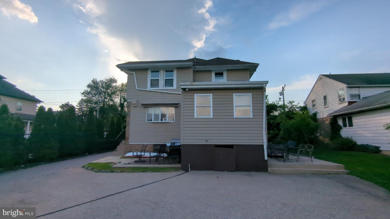 323 S CHESTER PIKE