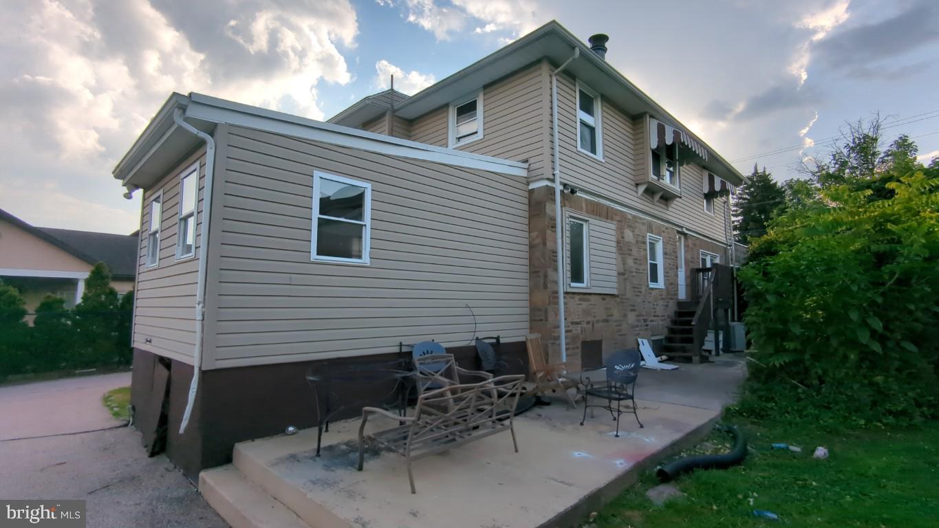 323 S CHESTER PIKE