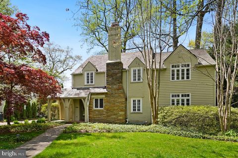 Photo of 8012 Hampden Lane, BETHESDA, MD 20814 (MLS # MDMC2175764)