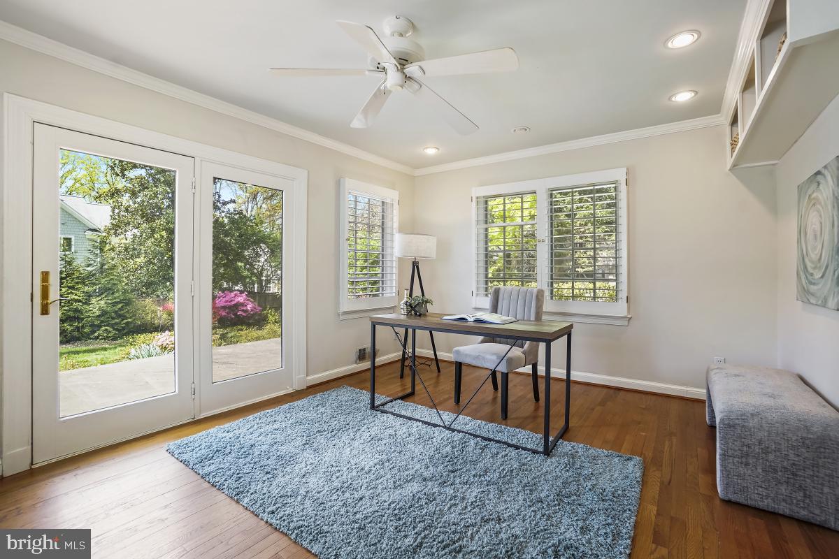 GREENWICH FOREST - Residential