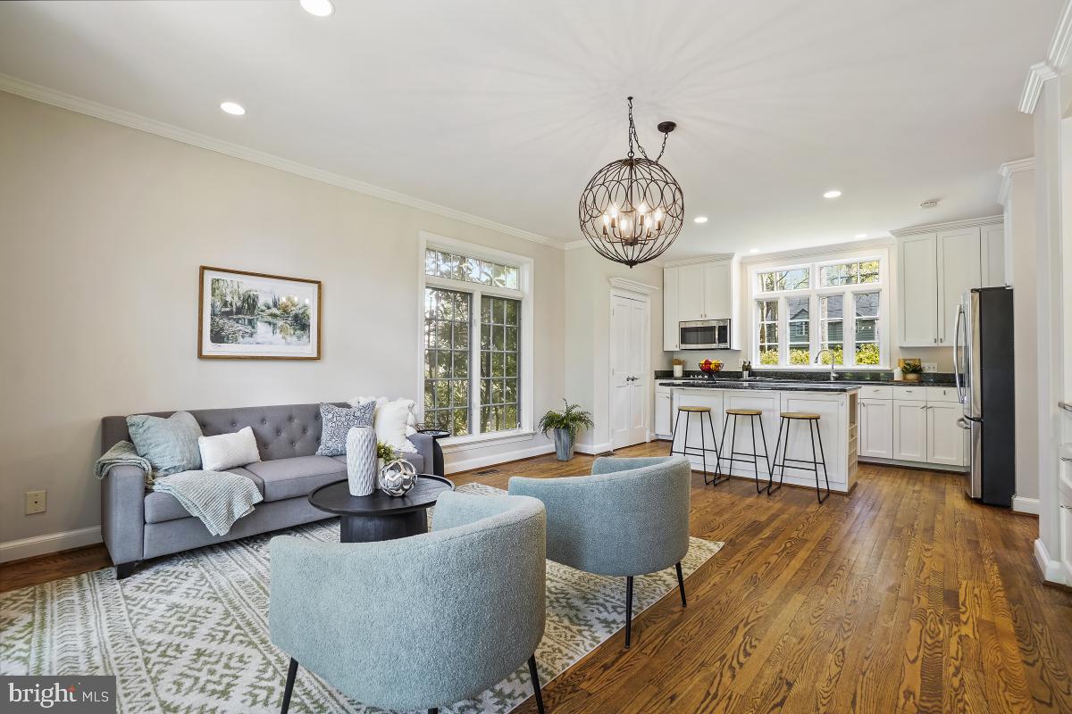 GREENWICH FOREST - Residential