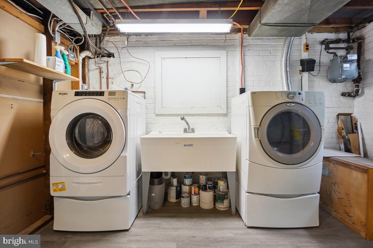 GREENWICH FOREST - Residential