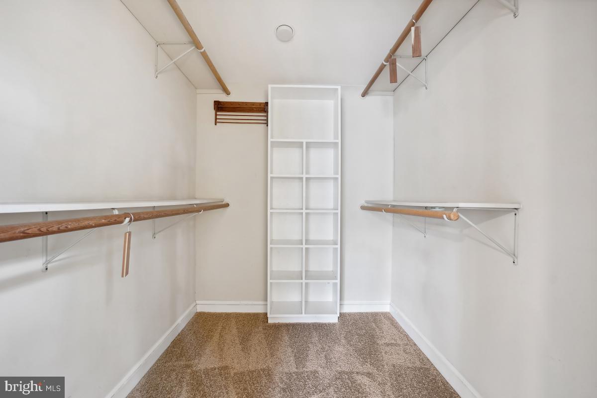 GREENWICH FOREST - Residential