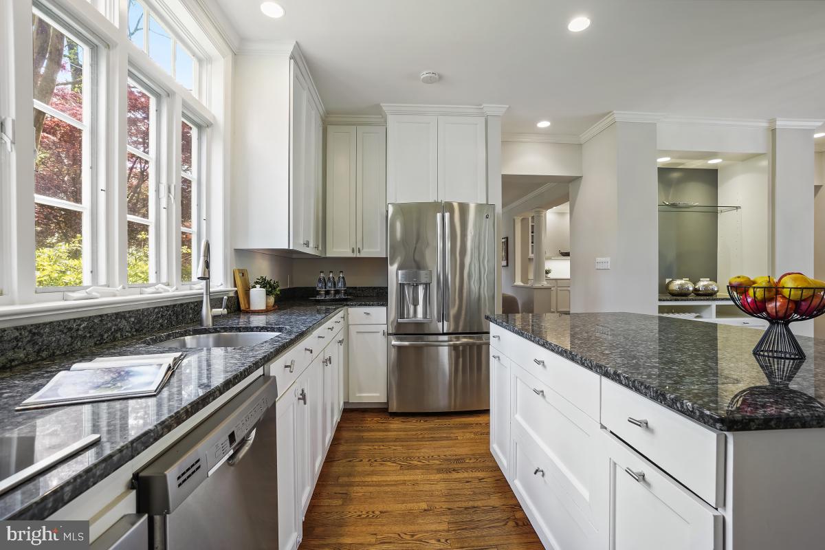 GREENWICH FOREST - Residential