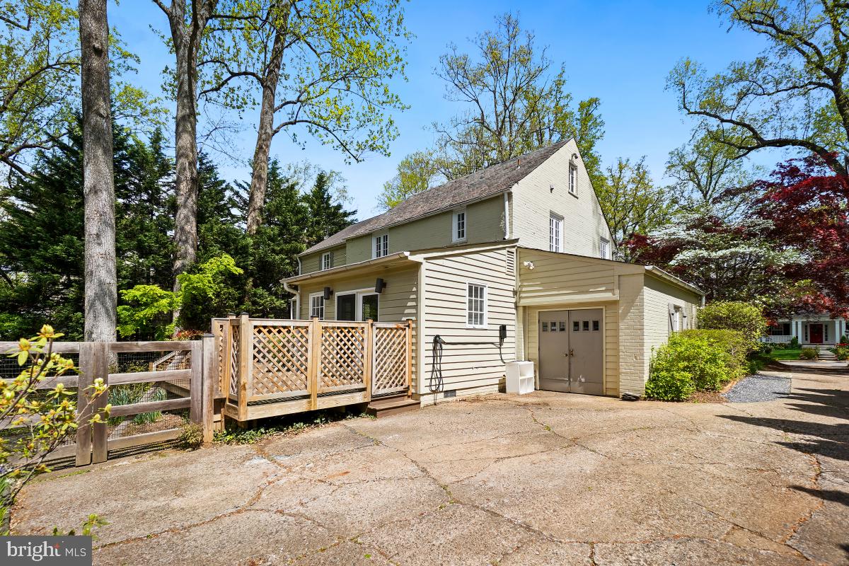 GREENWICH FOREST - Residential