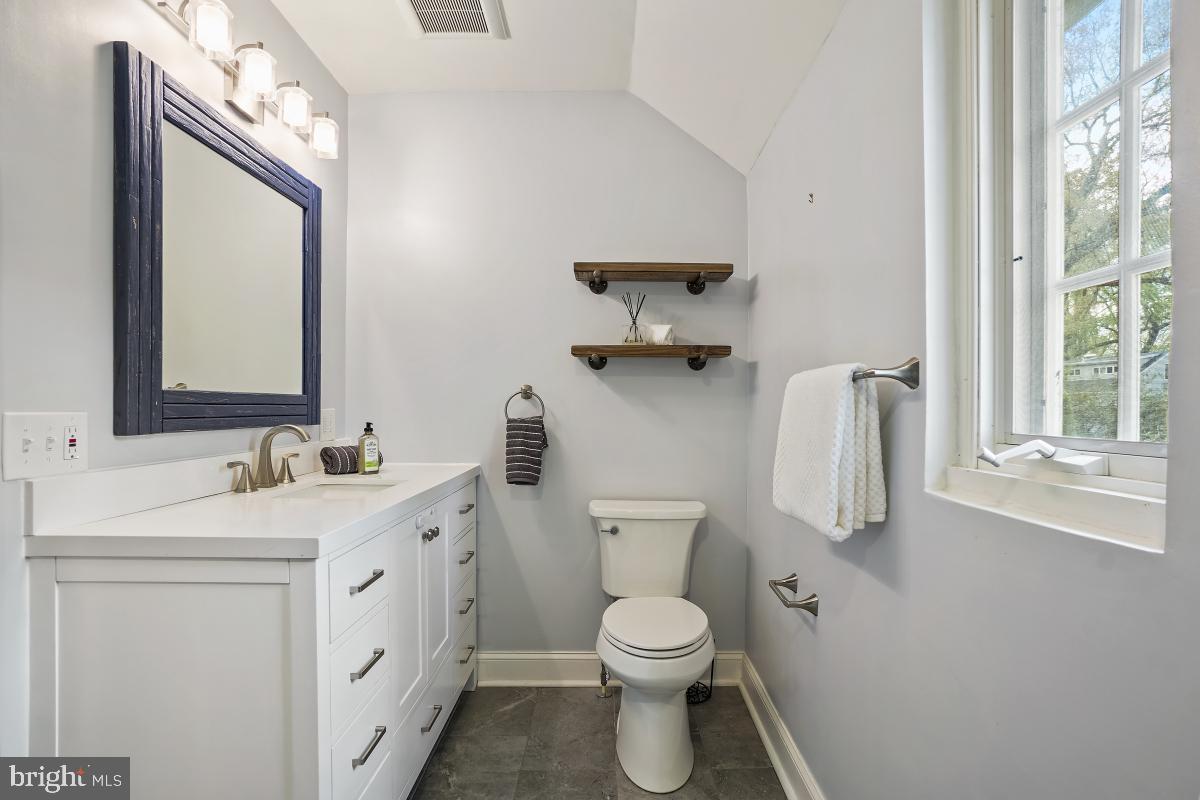 GREENWICH FOREST - Residential