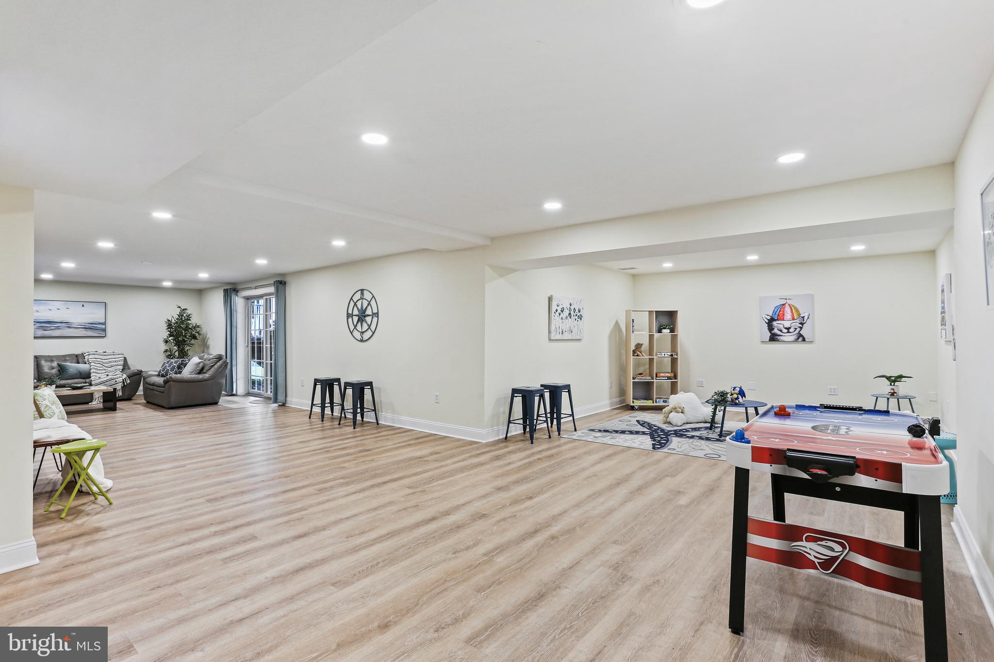 VILLAGE OF RIVER HILL - Residential