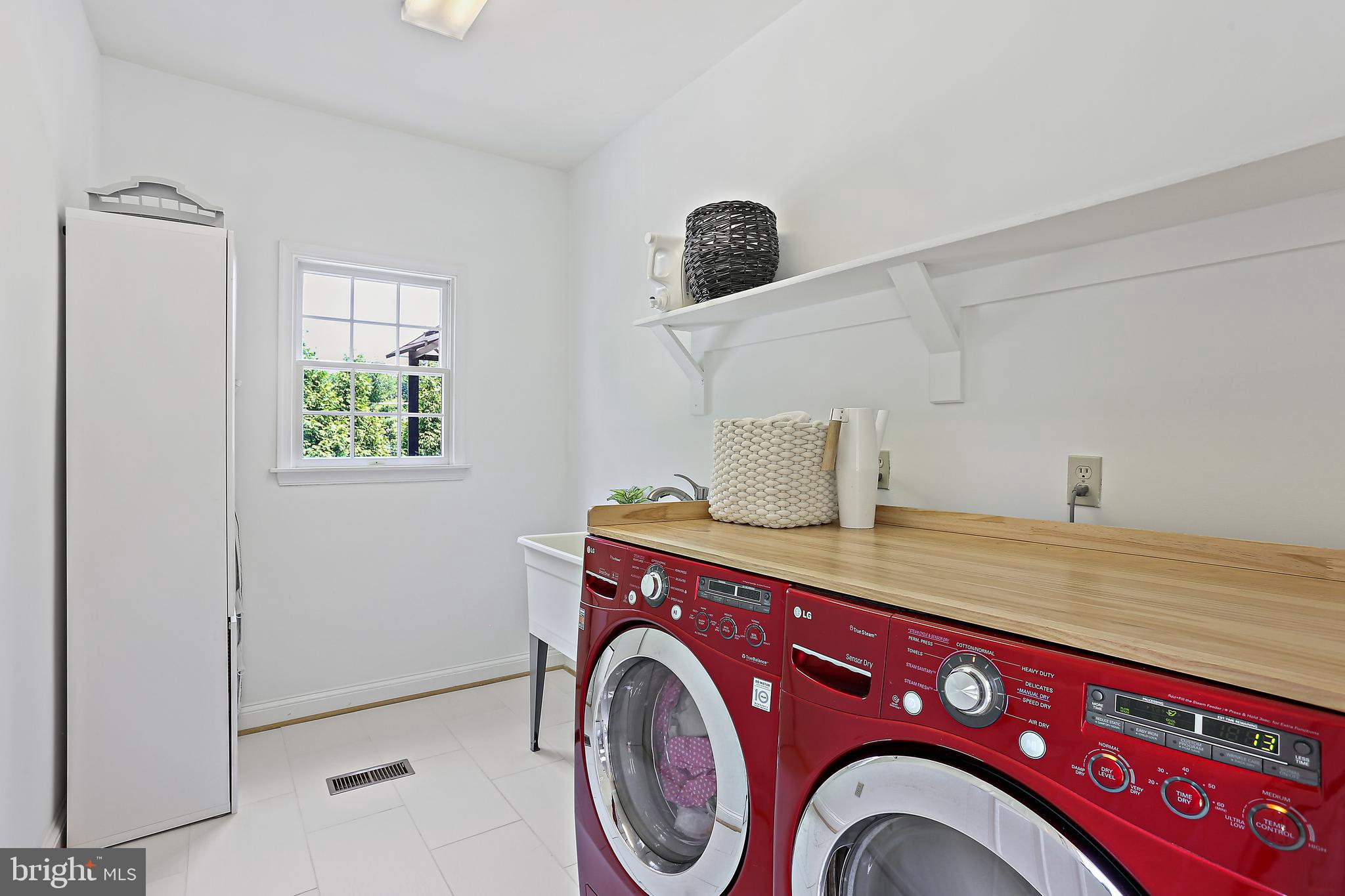 VILLAGE OF RIVER HILL - Residential