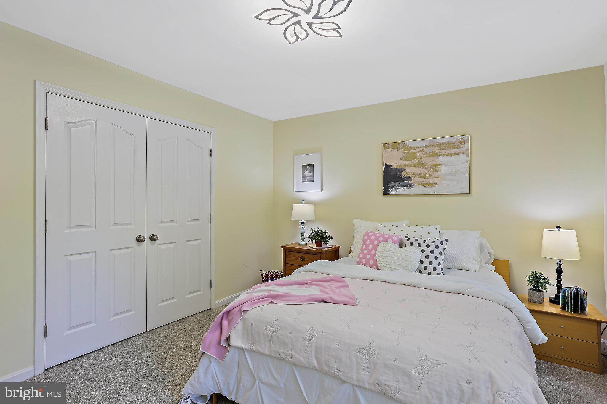 VILLAGE OF RIVER HILL - Residential