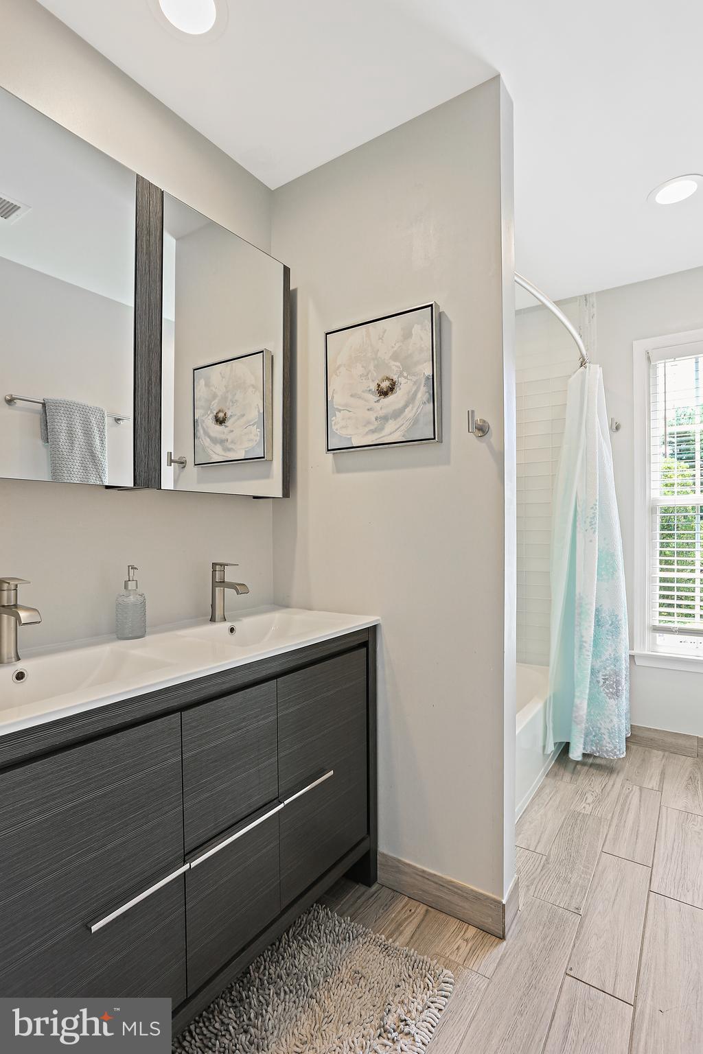 VILLAGE OF RIVER HILL - Residential