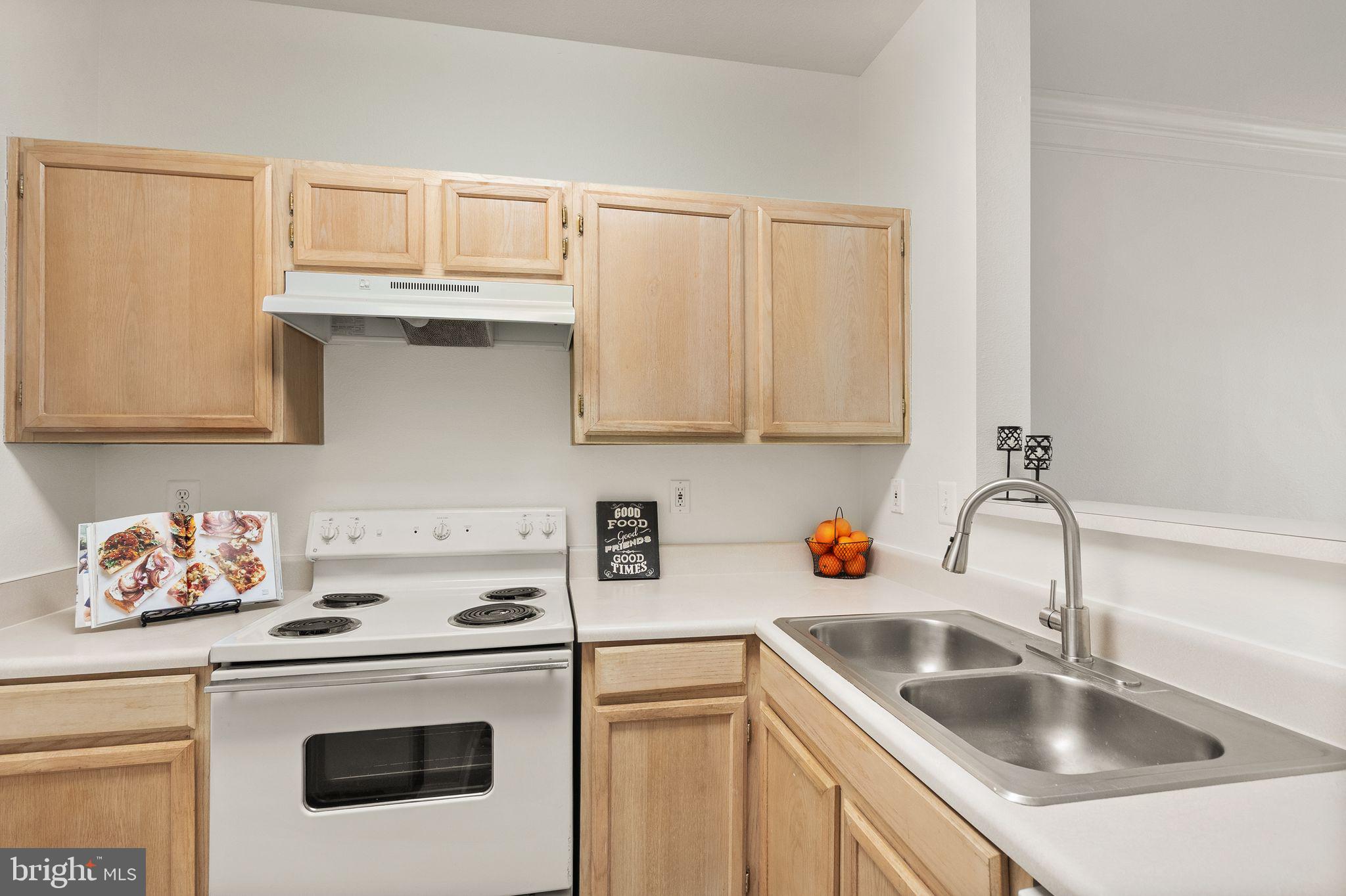 GATES OF MCLEAN - Residential