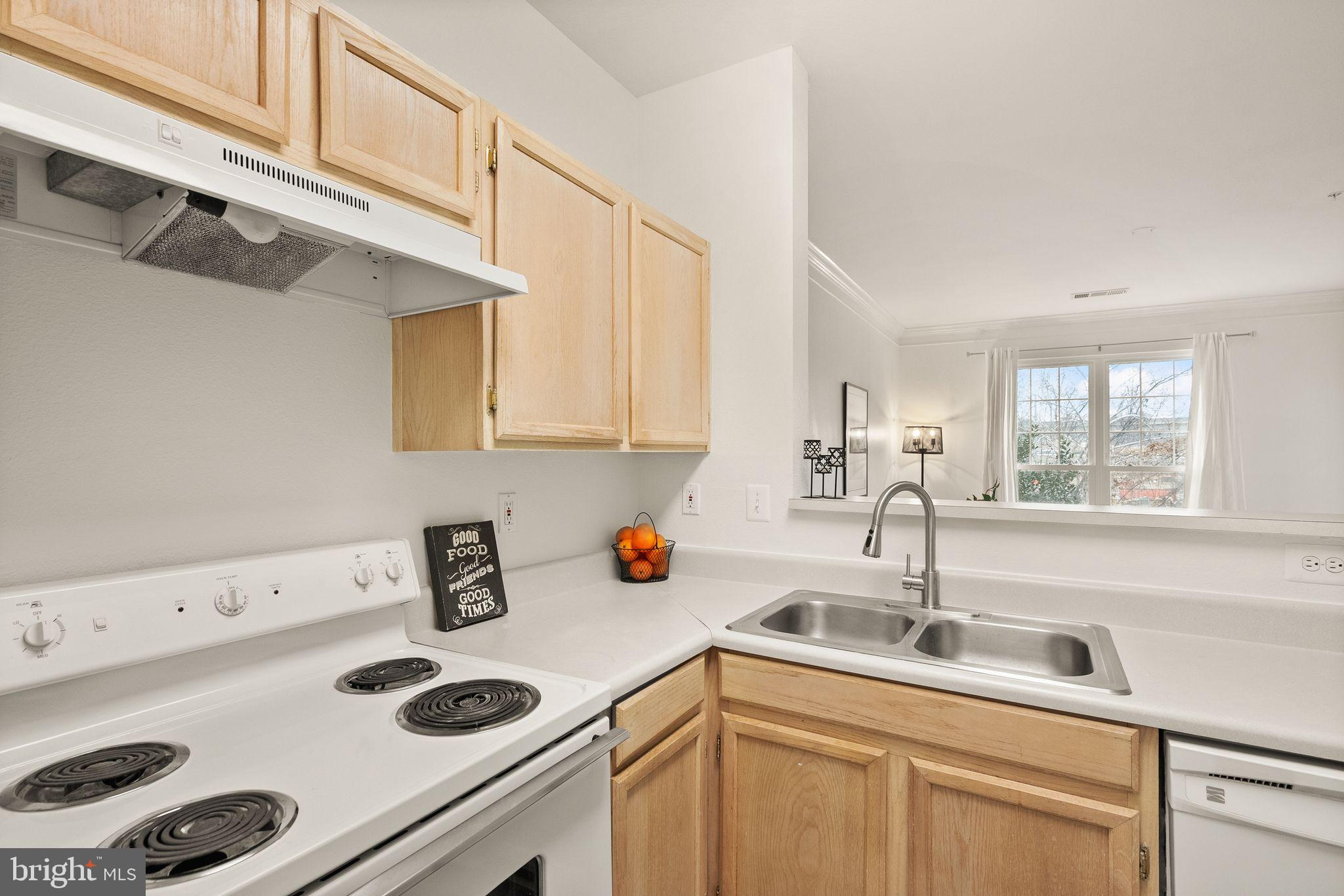 GATES OF MCLEAN - Residential