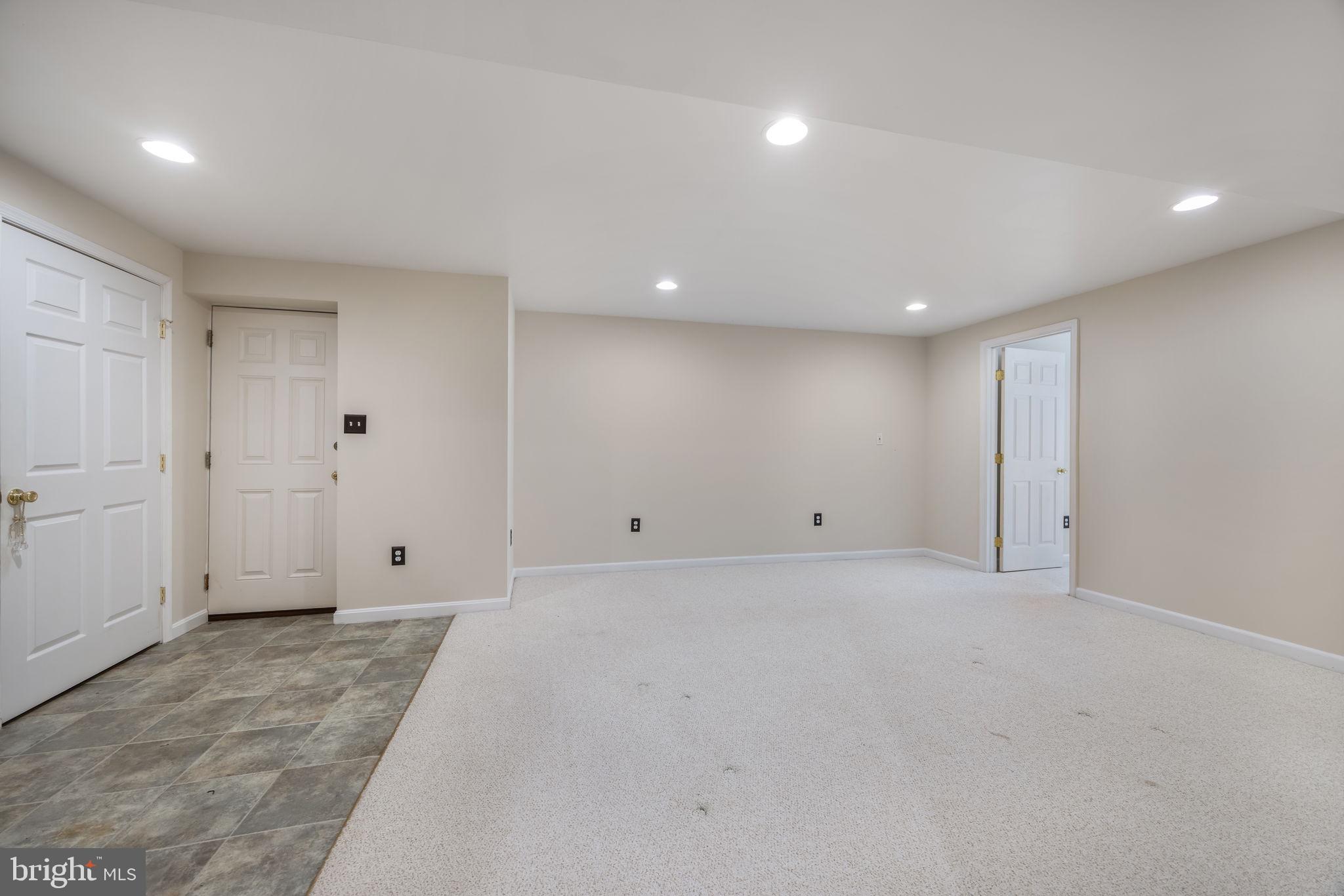 SOUTH WOODS - Residential