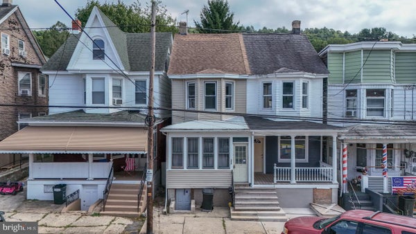 358 W BERTSCH ST, LANSFORD, PA 18232 - Image d4729f126a3fc18fa0962e4aa3c2c4a6/128332296