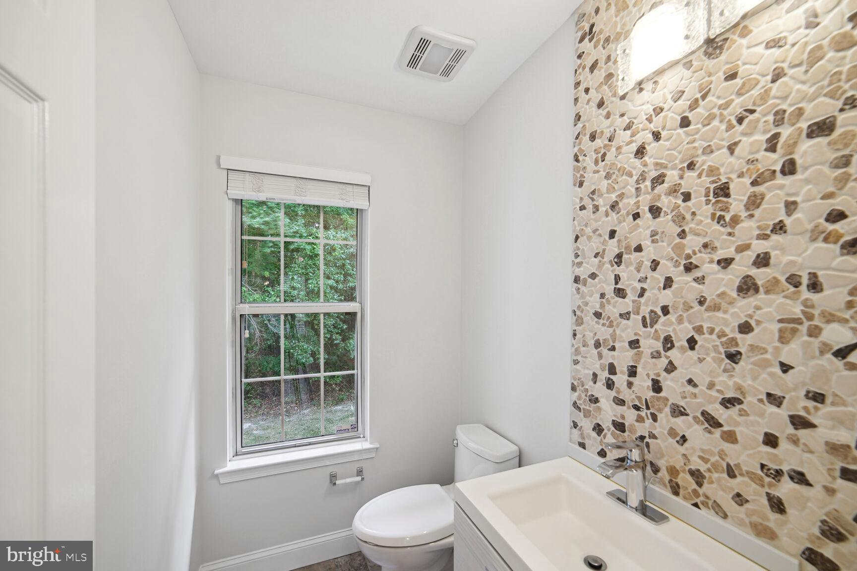 WHITE OAK MANOR - Residential