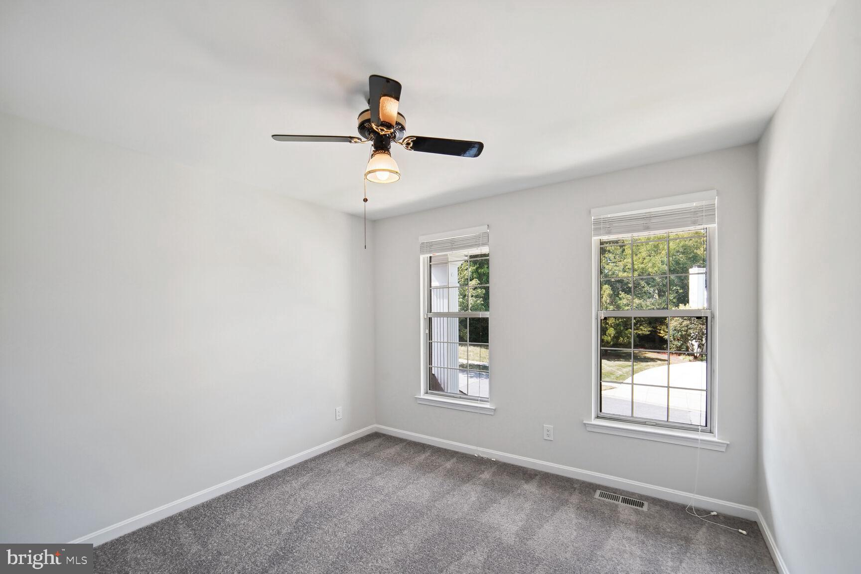 WHITE OAK MANOR - Residential