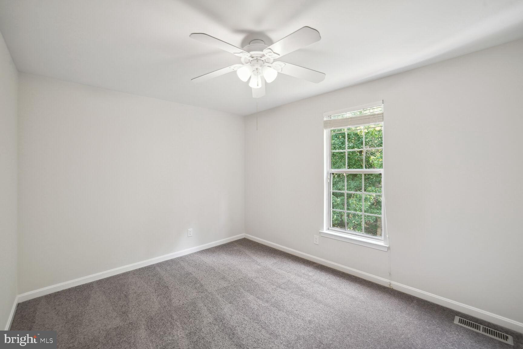 WHITE OAK MANOR - Residential