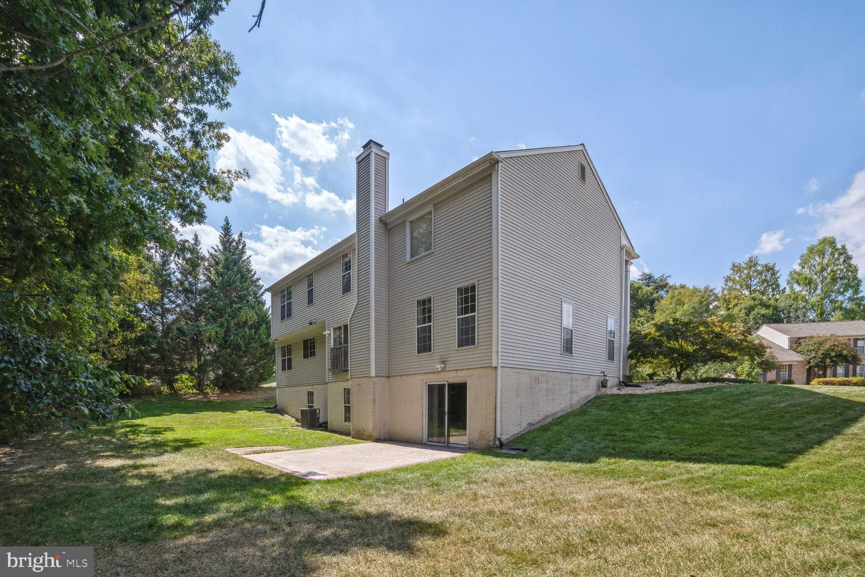 WHITE OAK MANOR - Residential