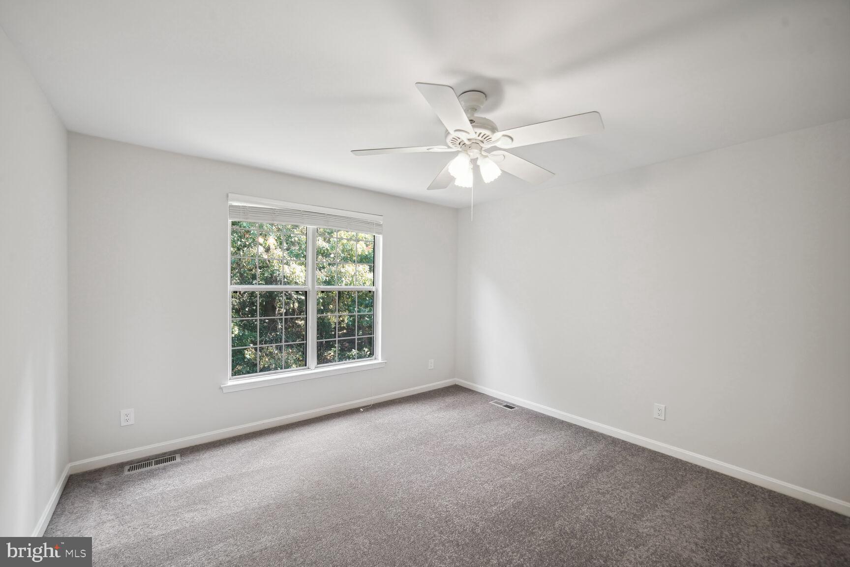 WHITE OAK MANOR - Residential