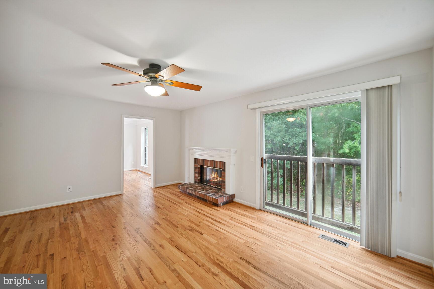 WHITE OAK MANOR - Residential