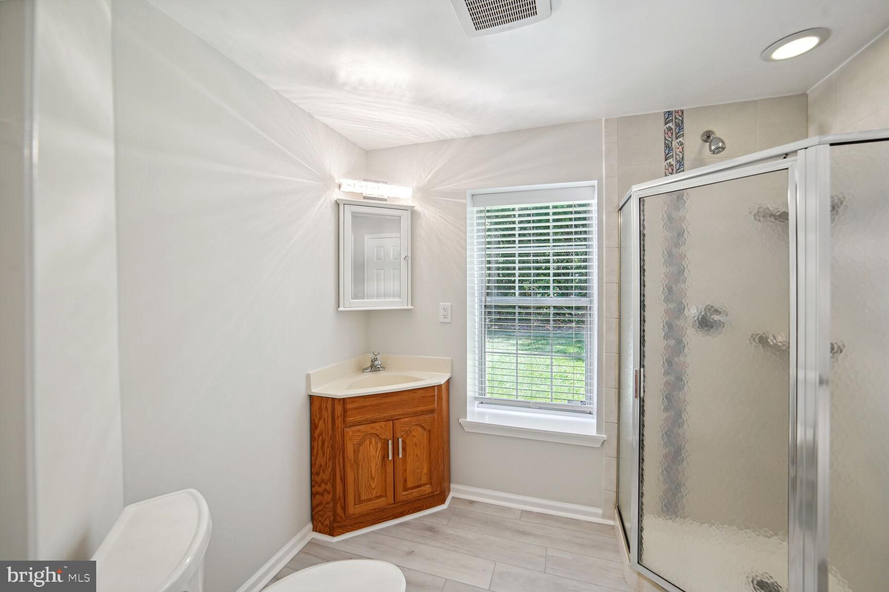 WHITE OAK MANOR - Residential