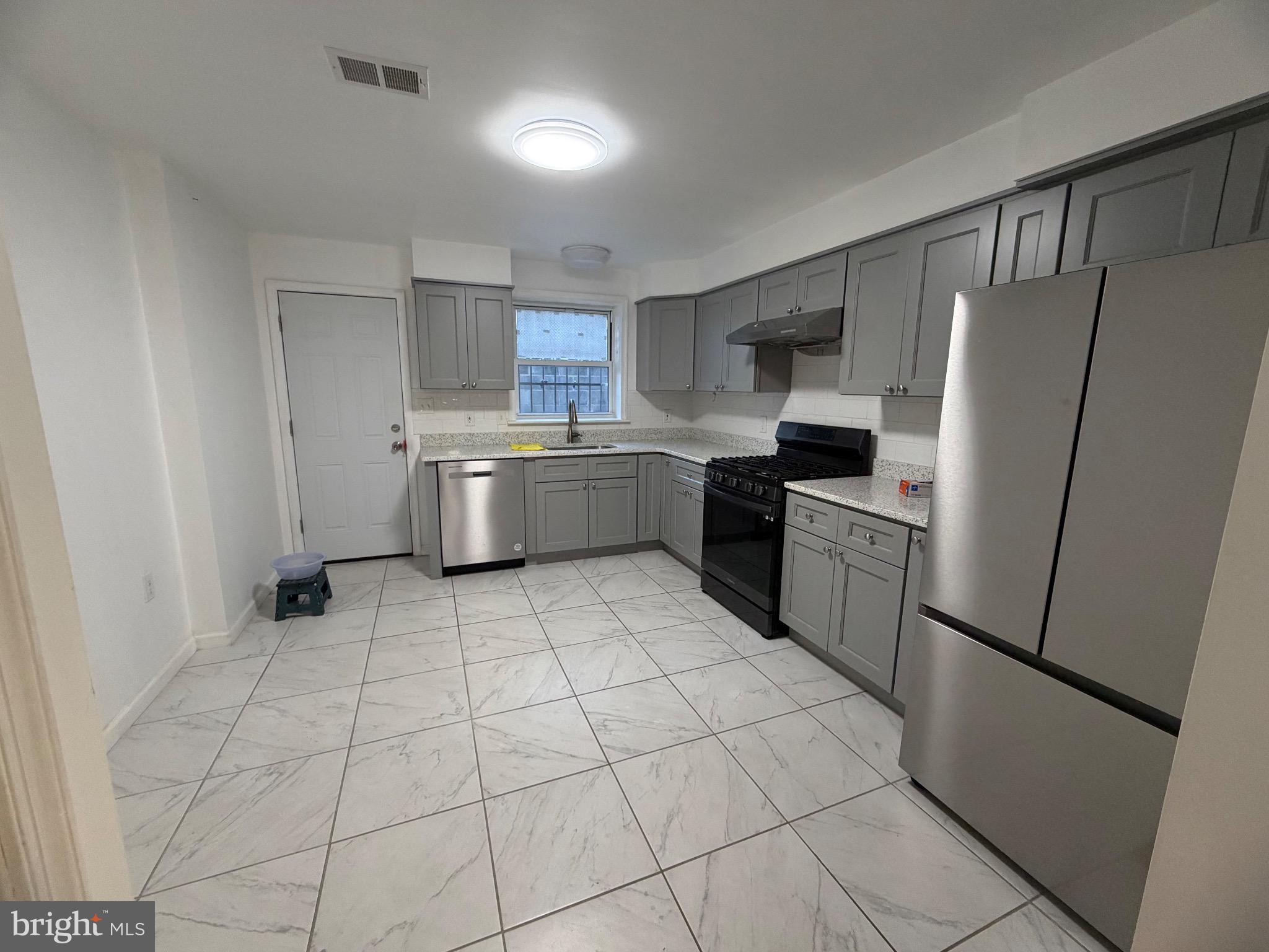 PASSYUNK SQUARE - Residential